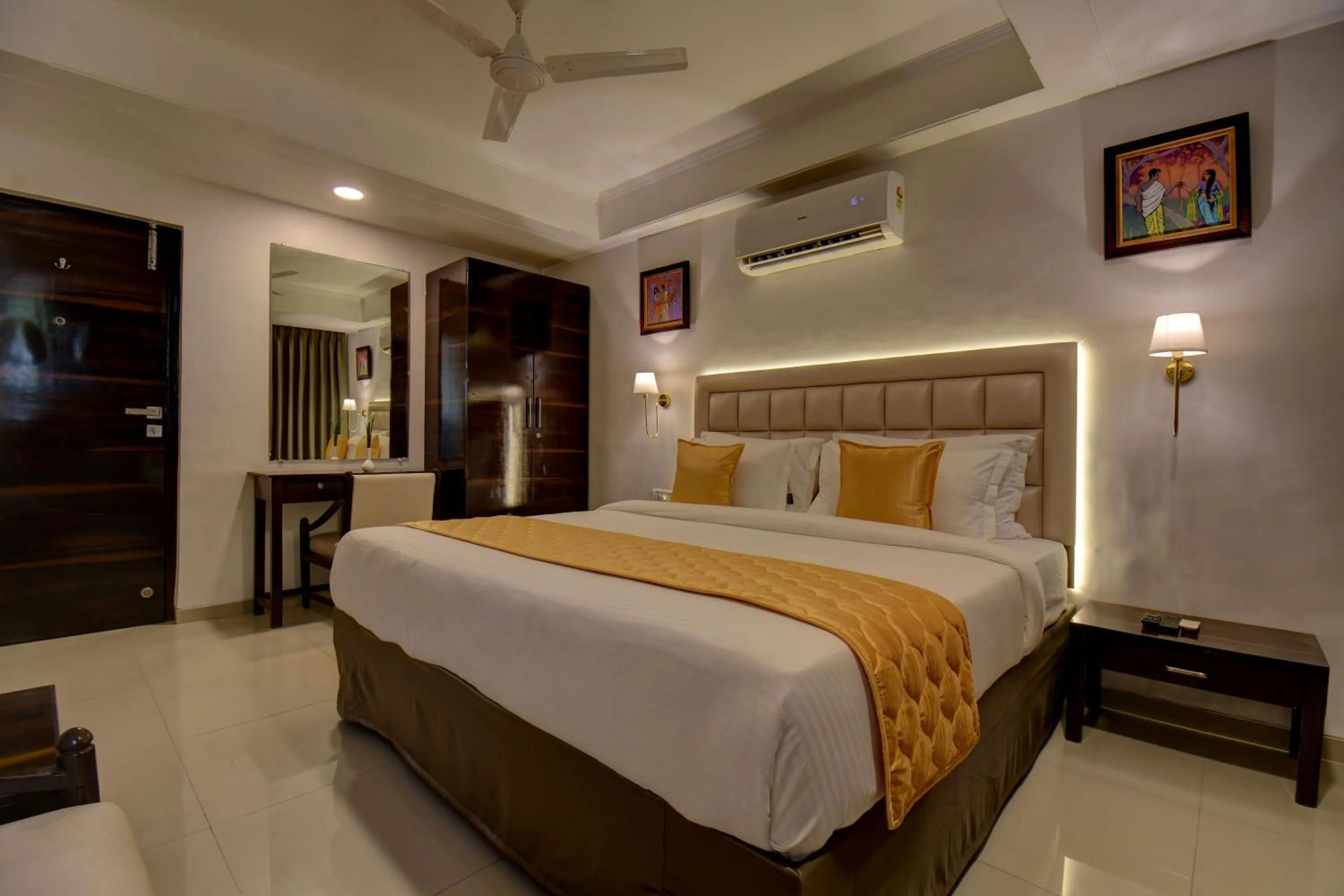 Photo of the whole room, Bed in Elite Hotel