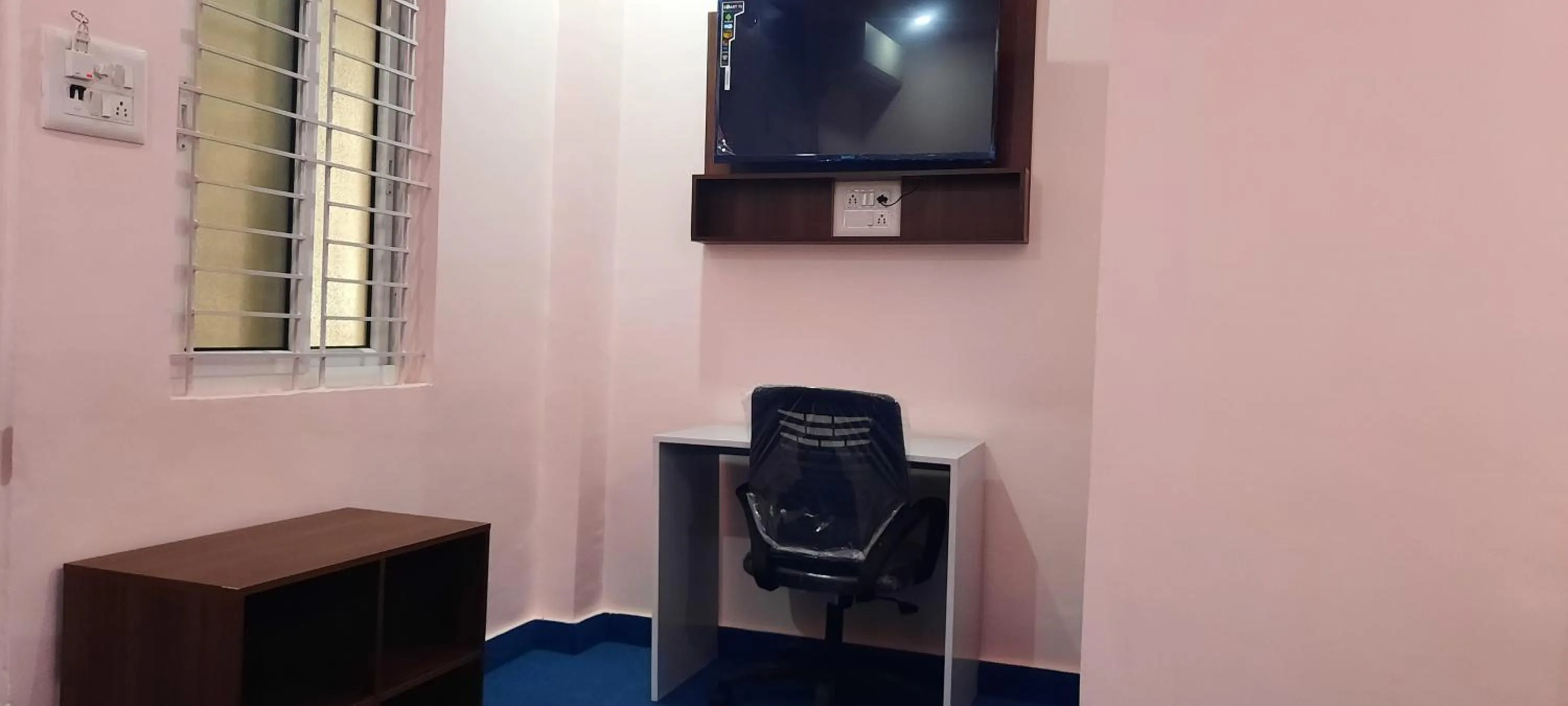 hair dresser in B R Inn