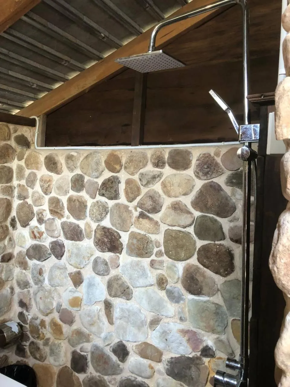 Shower in Green Valley Veal Pouch