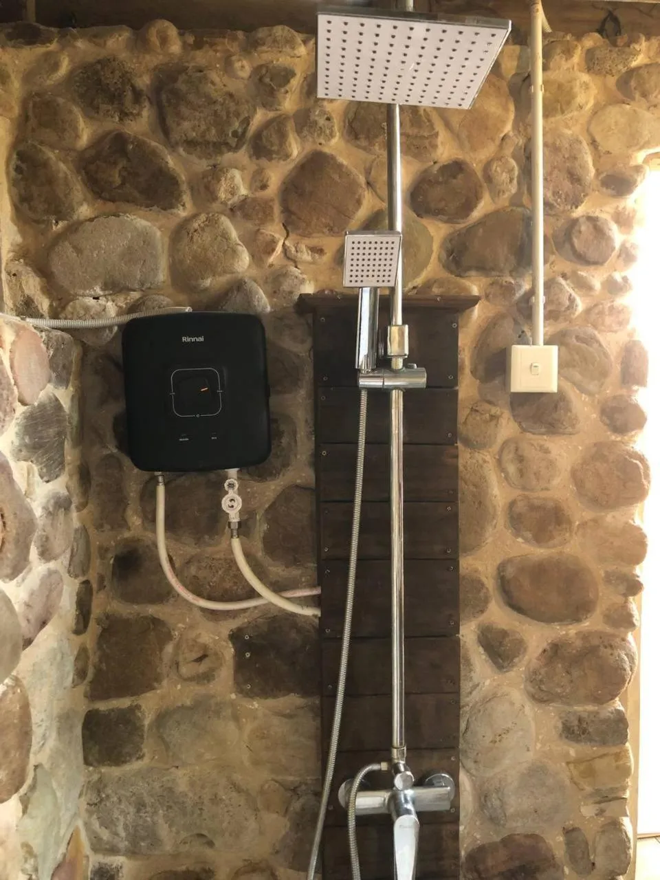 Shower in Green Valley Veal Pouch