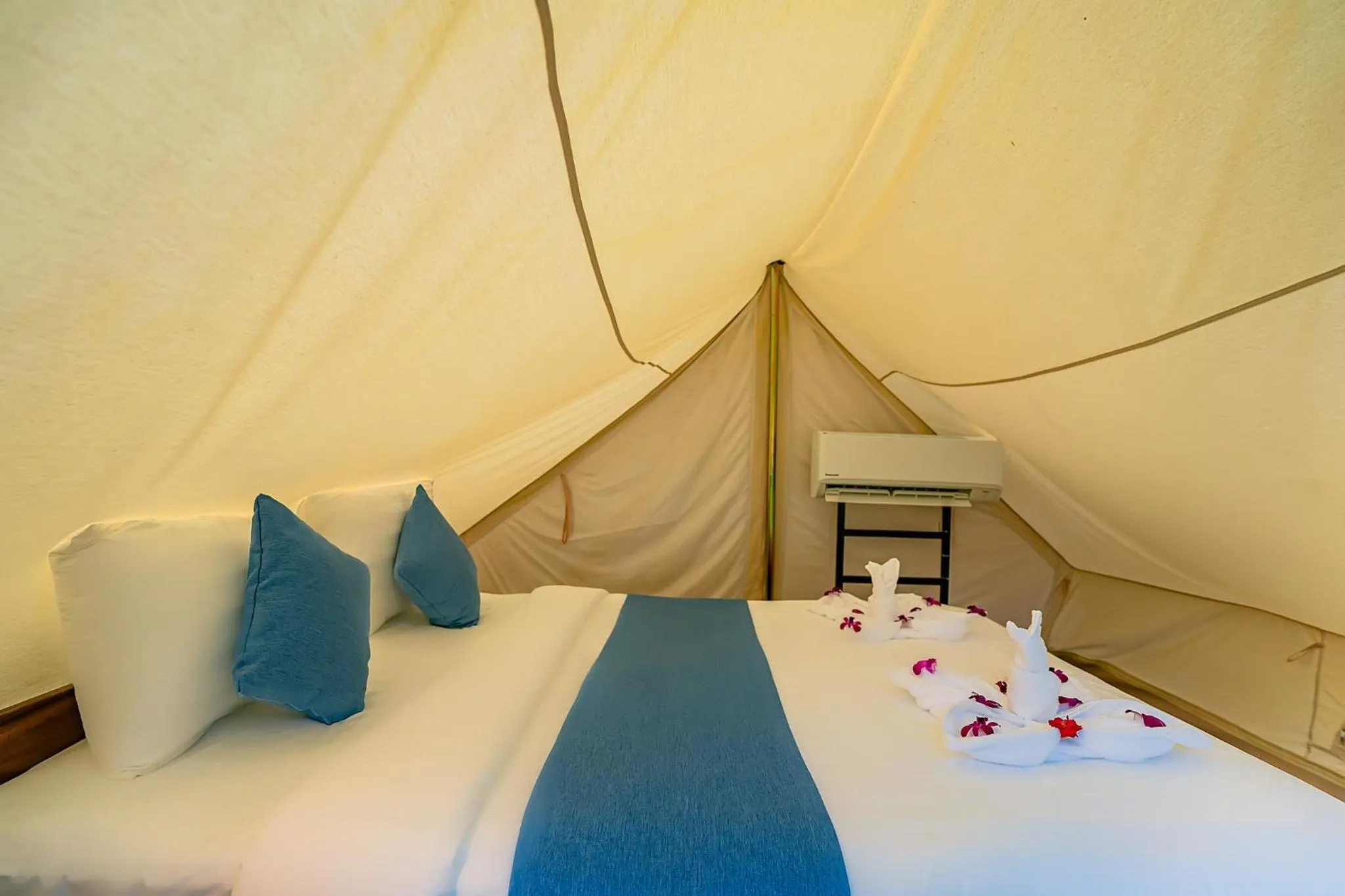 View (from property/room), Bed in Green Valley Veal Pouch