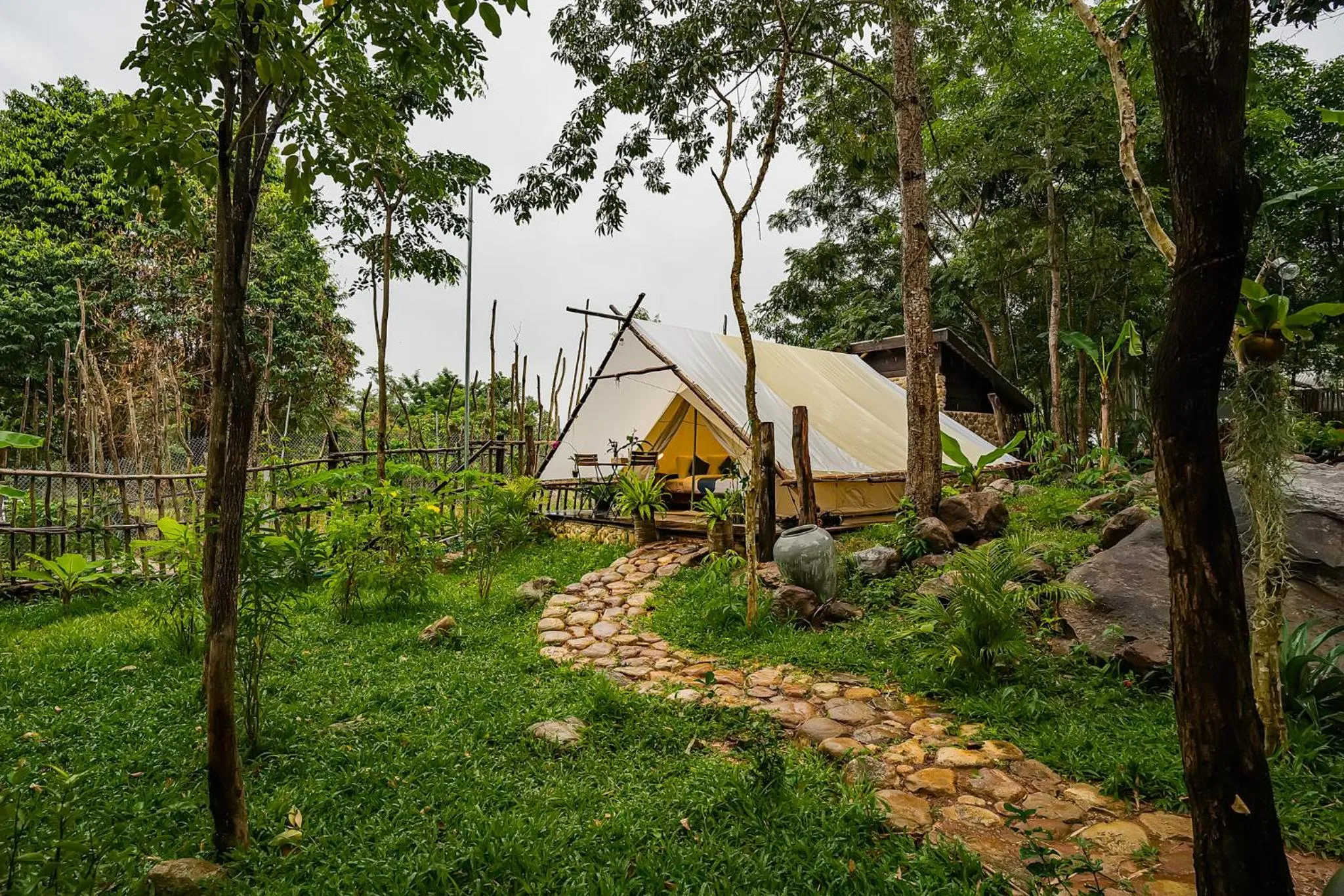 Spring in Green Valley Veal Pouch