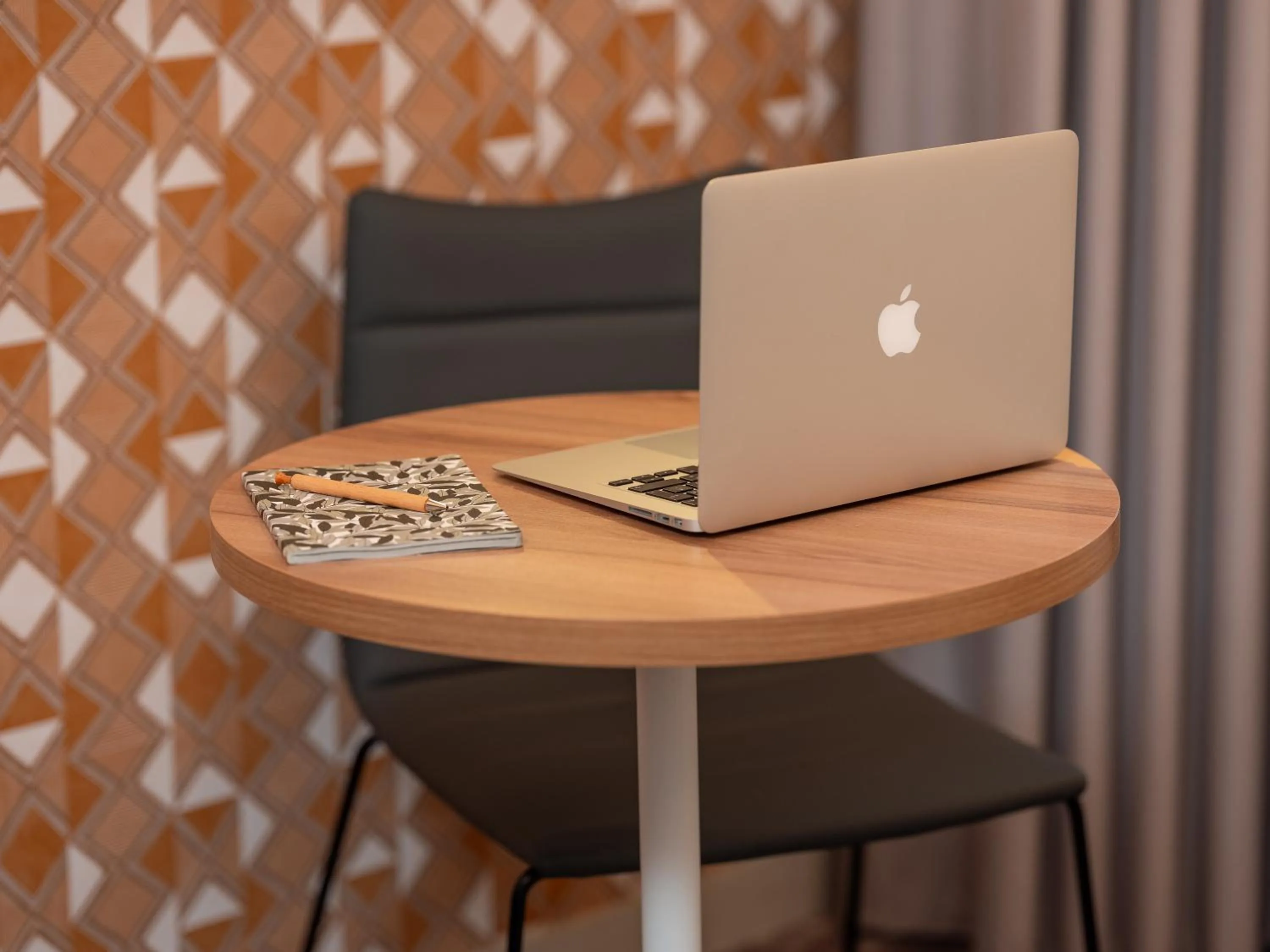 Bedroom in Ibis Paris Gare Montparnasse Catalogne