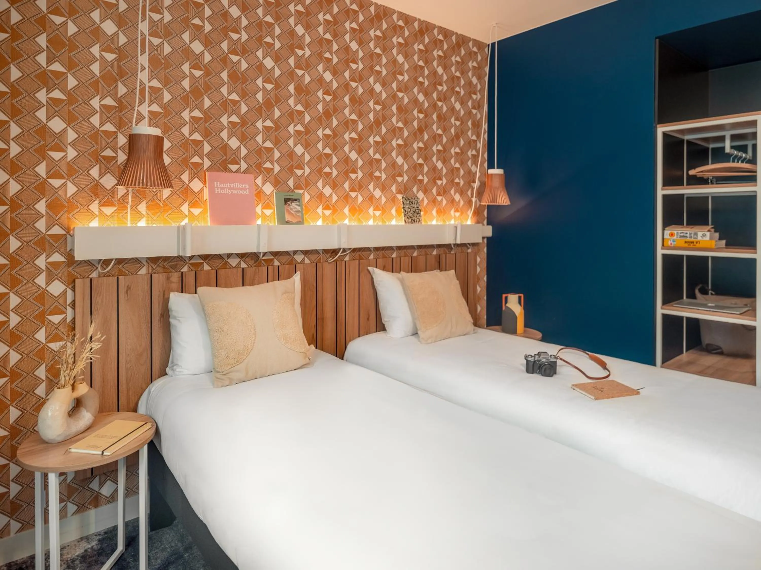 Bed in Ibis Paris Gare Montparnasse Catalogne