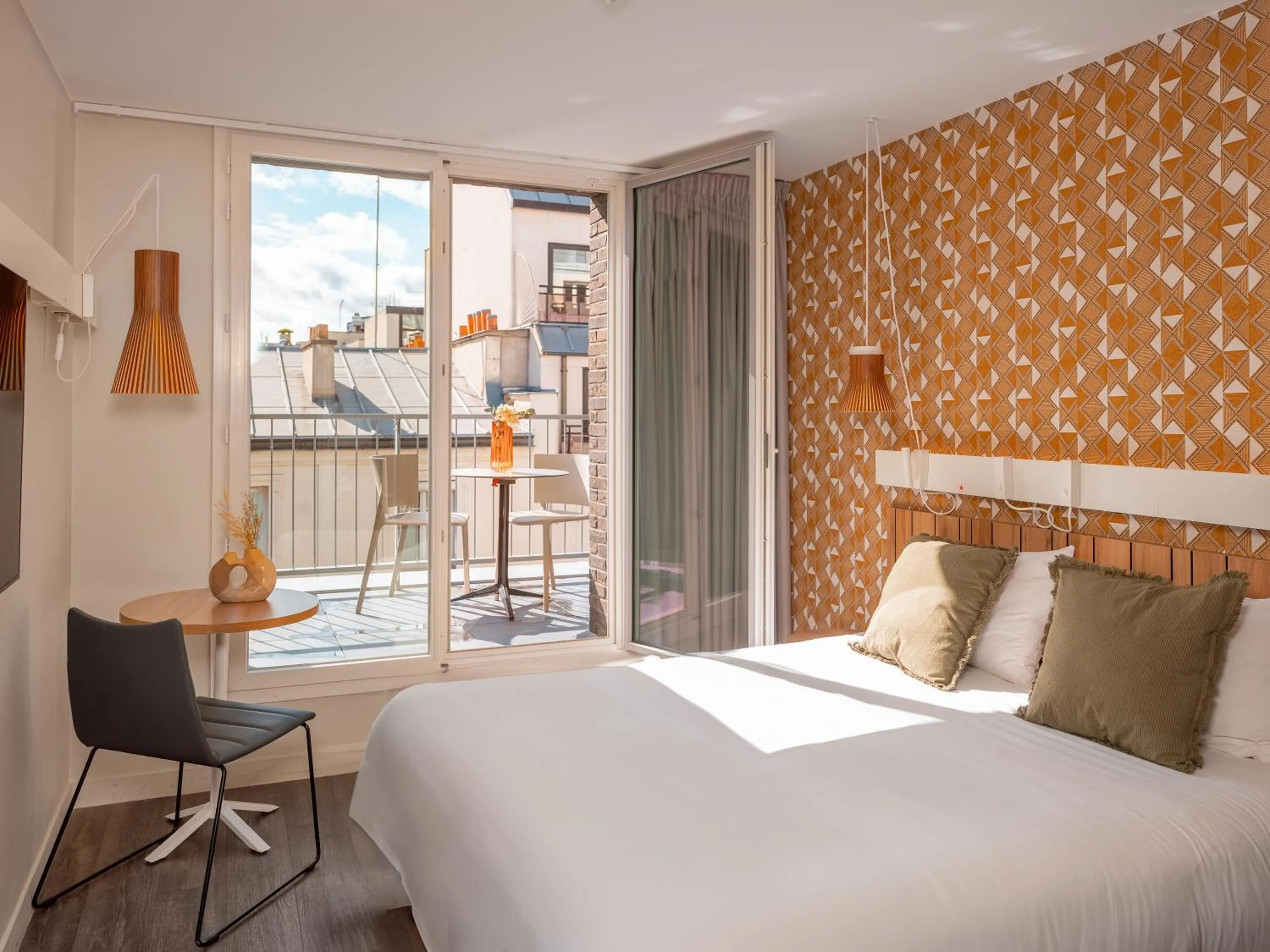 Photo of the whole room, Bed in Ibis Paris Gare Montparnasse Catalogne