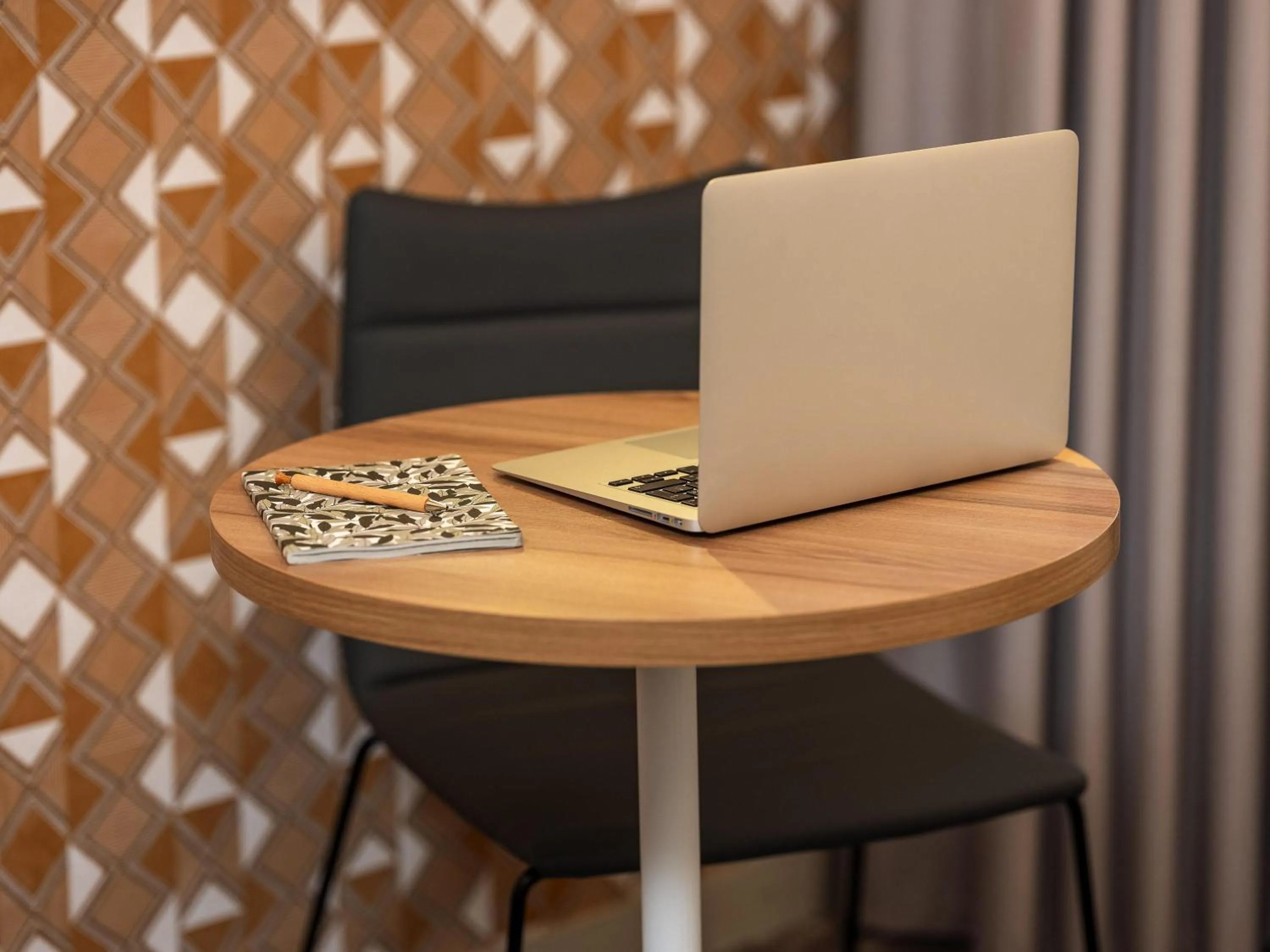 Bedroom in Ibis Paris Gare Montparnasse Catalogne