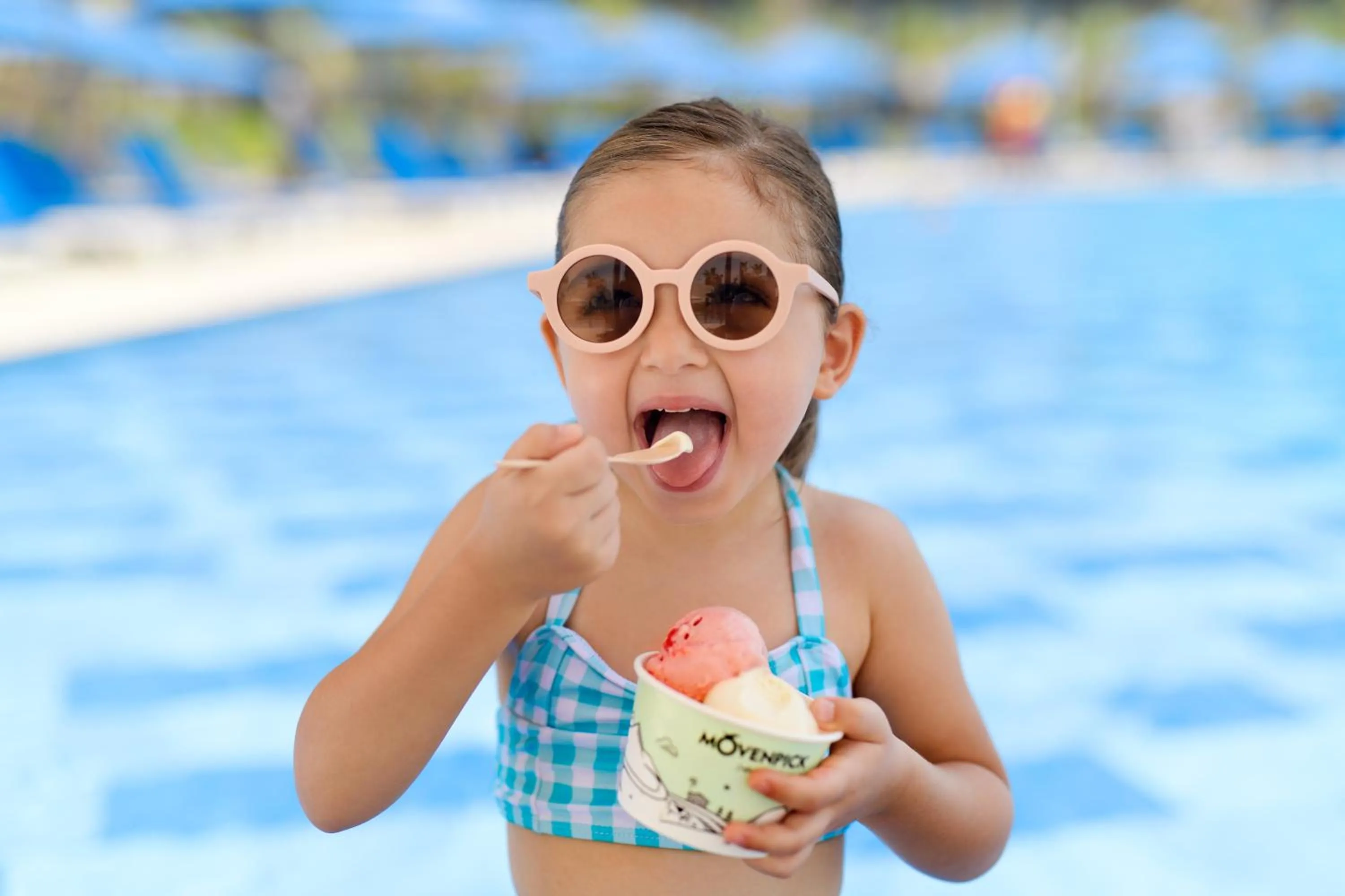 Swimming pool in Mövenpick Resort Al Marjan Island
