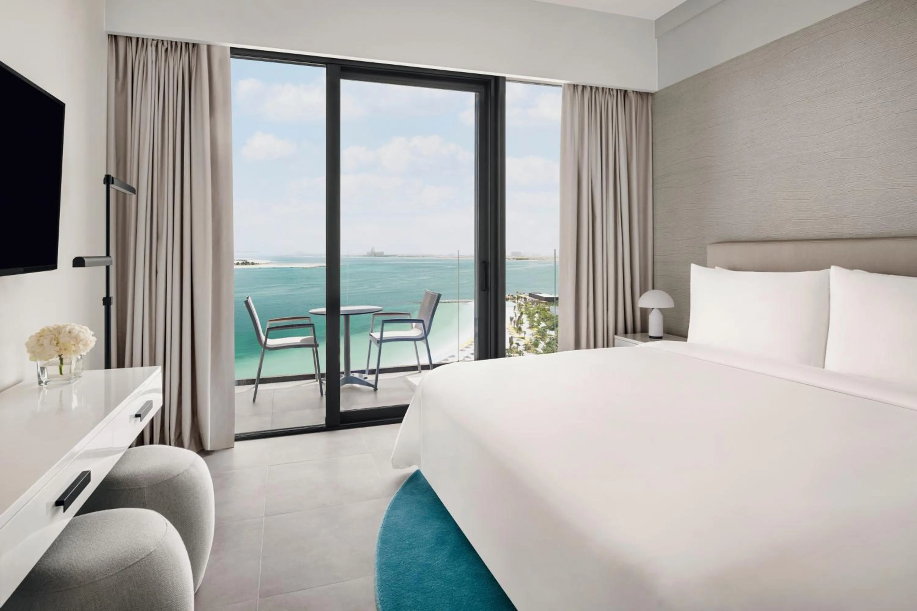 Bedroom, Bed in Mövenpick Resort Al Marjan Island