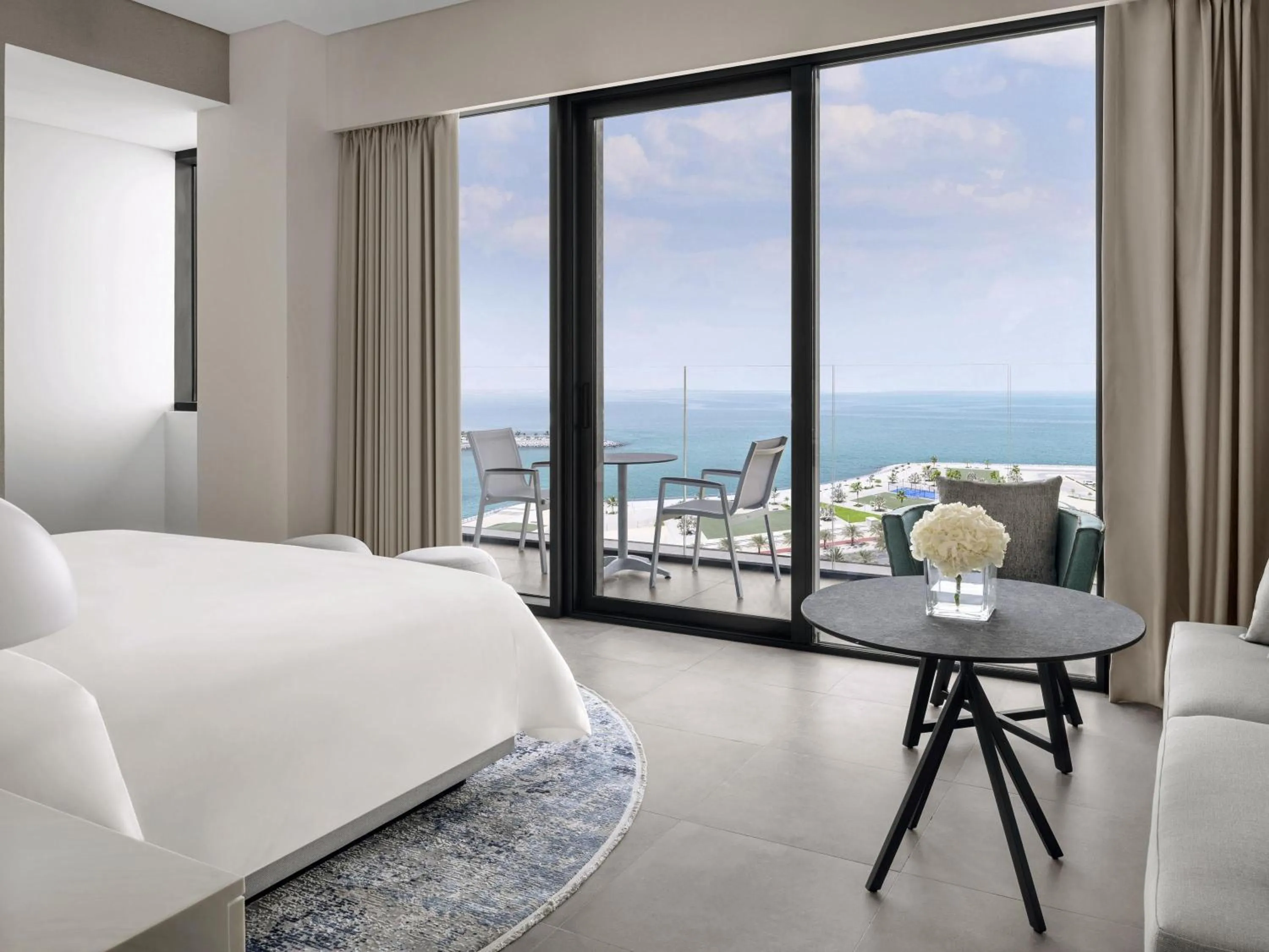 Photo of the whole room, Bed in Mövenpick Resort Al Marjan Island