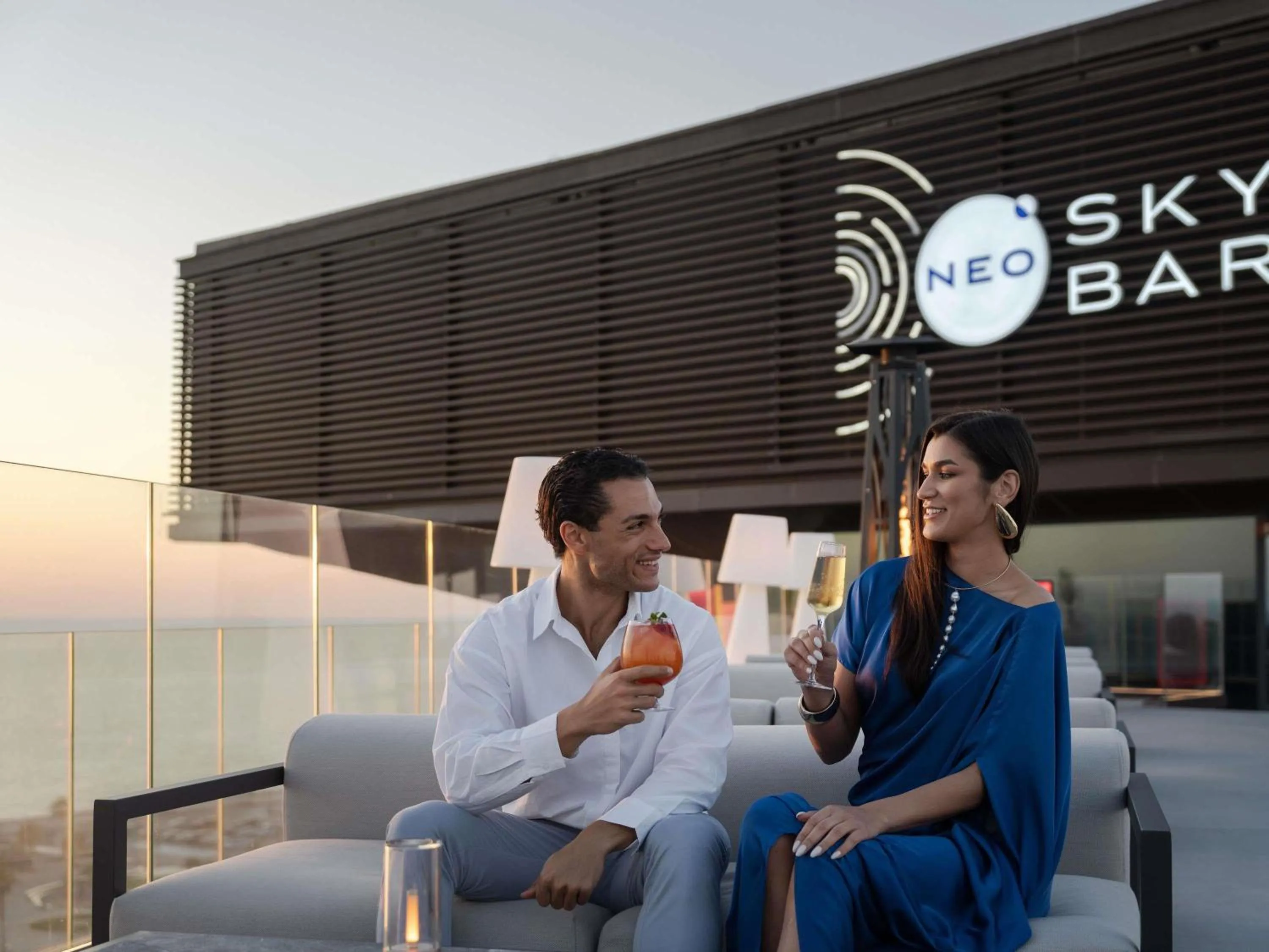 Lounge or bar in Mövenpick Resort Al Marjan Island