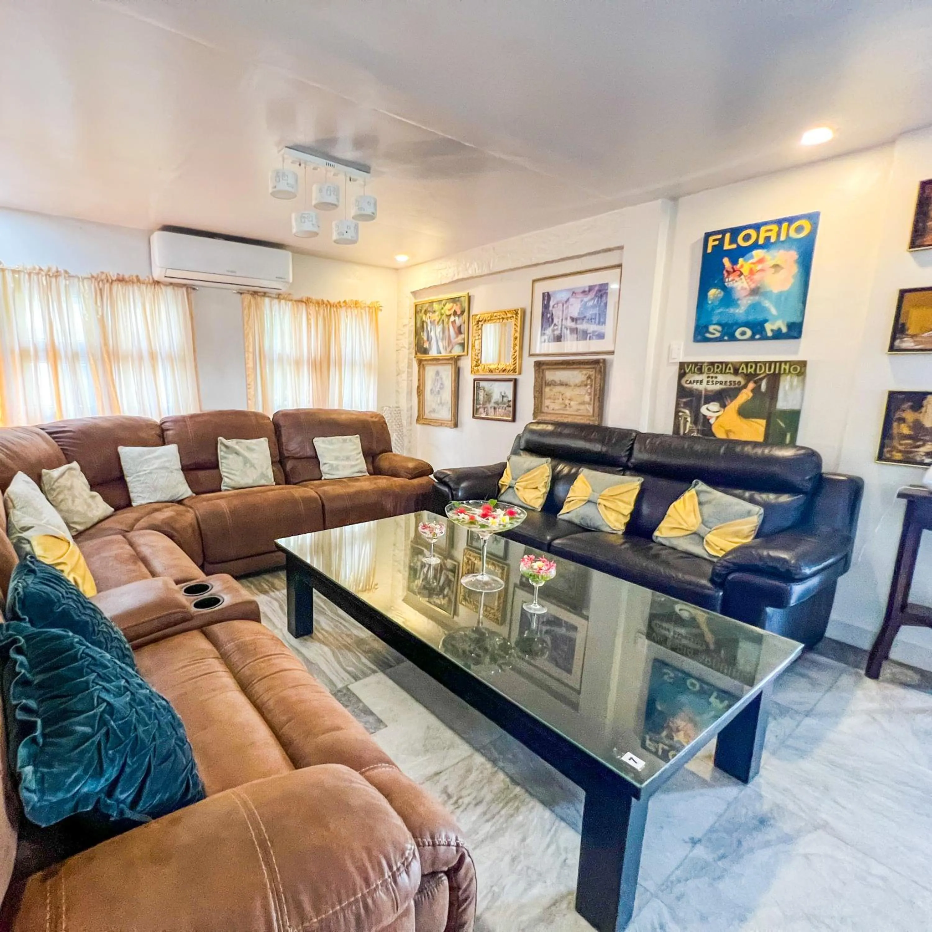 Lounge or bar in Casa Cecilia Hotel