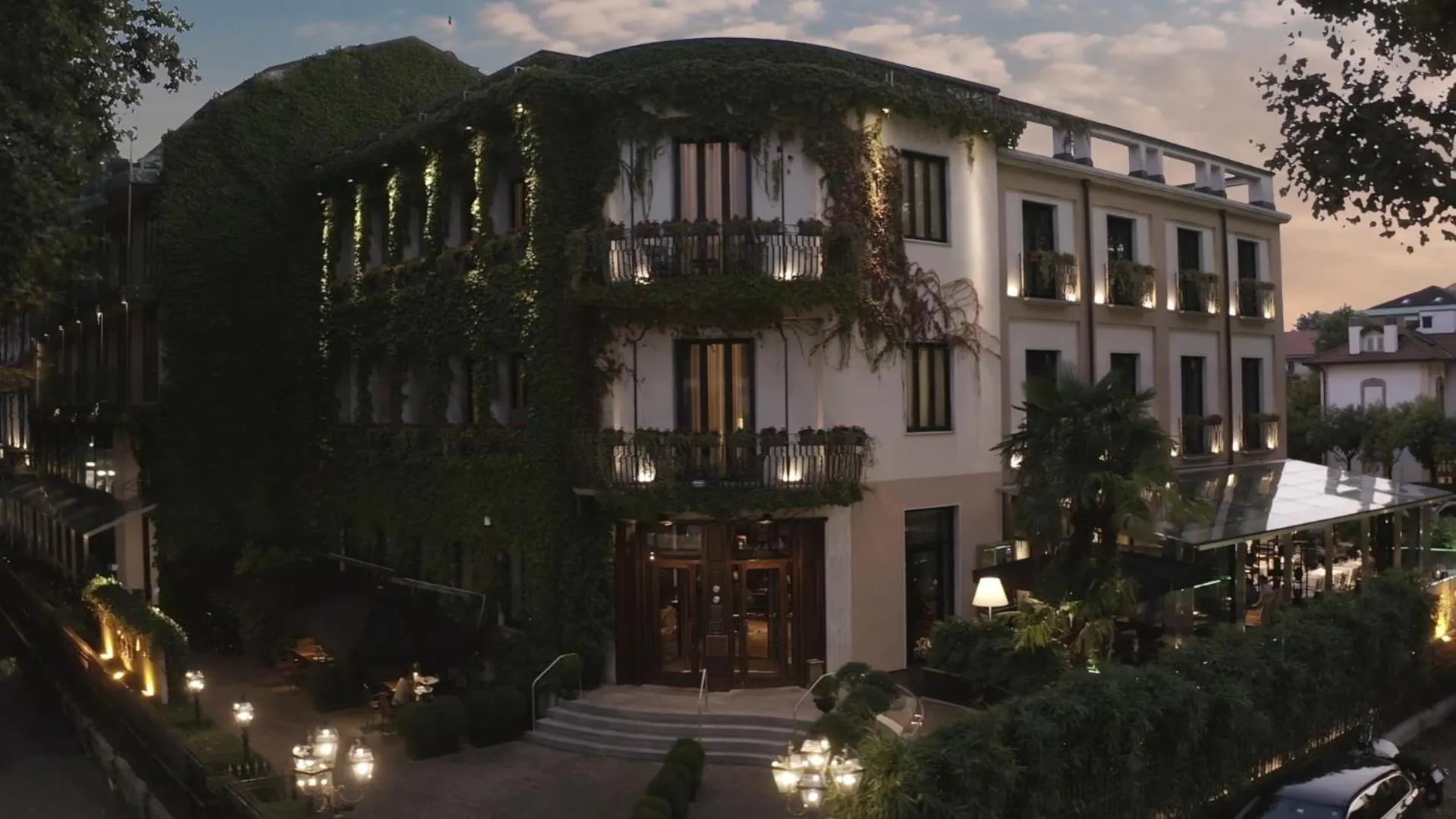Property building in Hotel de la Ville Monza - Small Luxury Hotels of the World