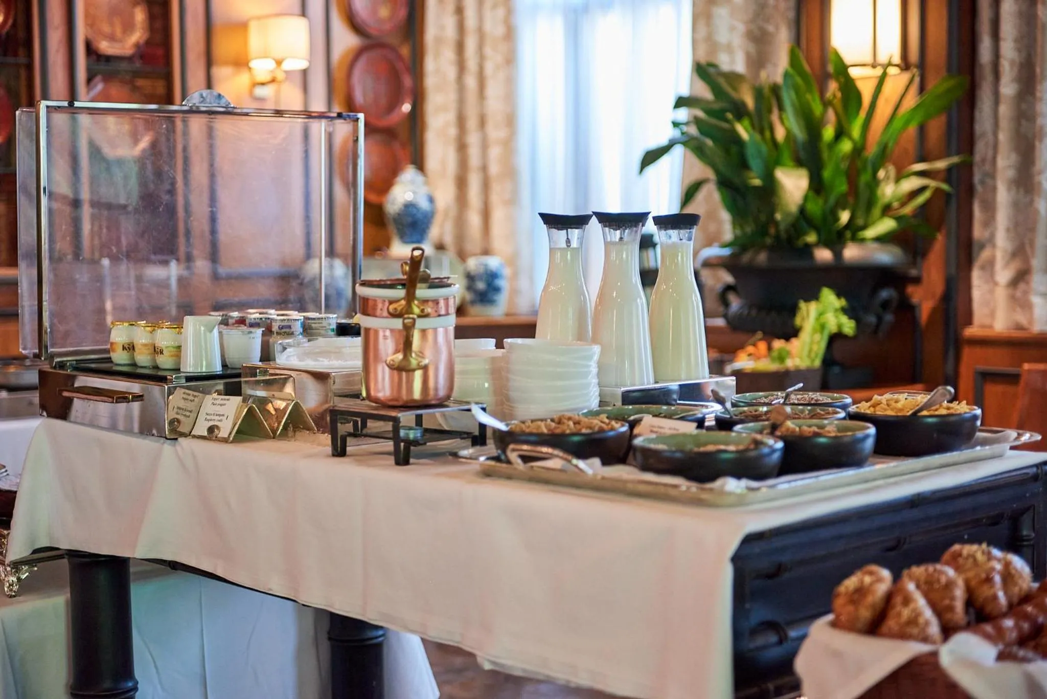 Breakfast in Hotel de la Ville Monza - Small Luxury Hotels of the World