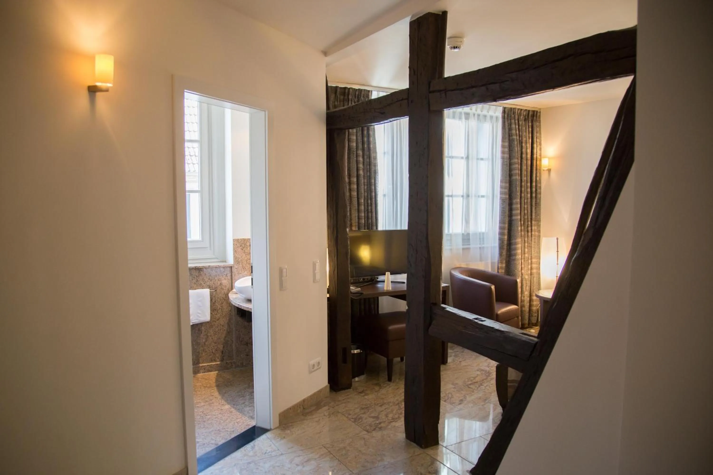 Photo of the whole room, Bed in Kaiser Kulturhotel