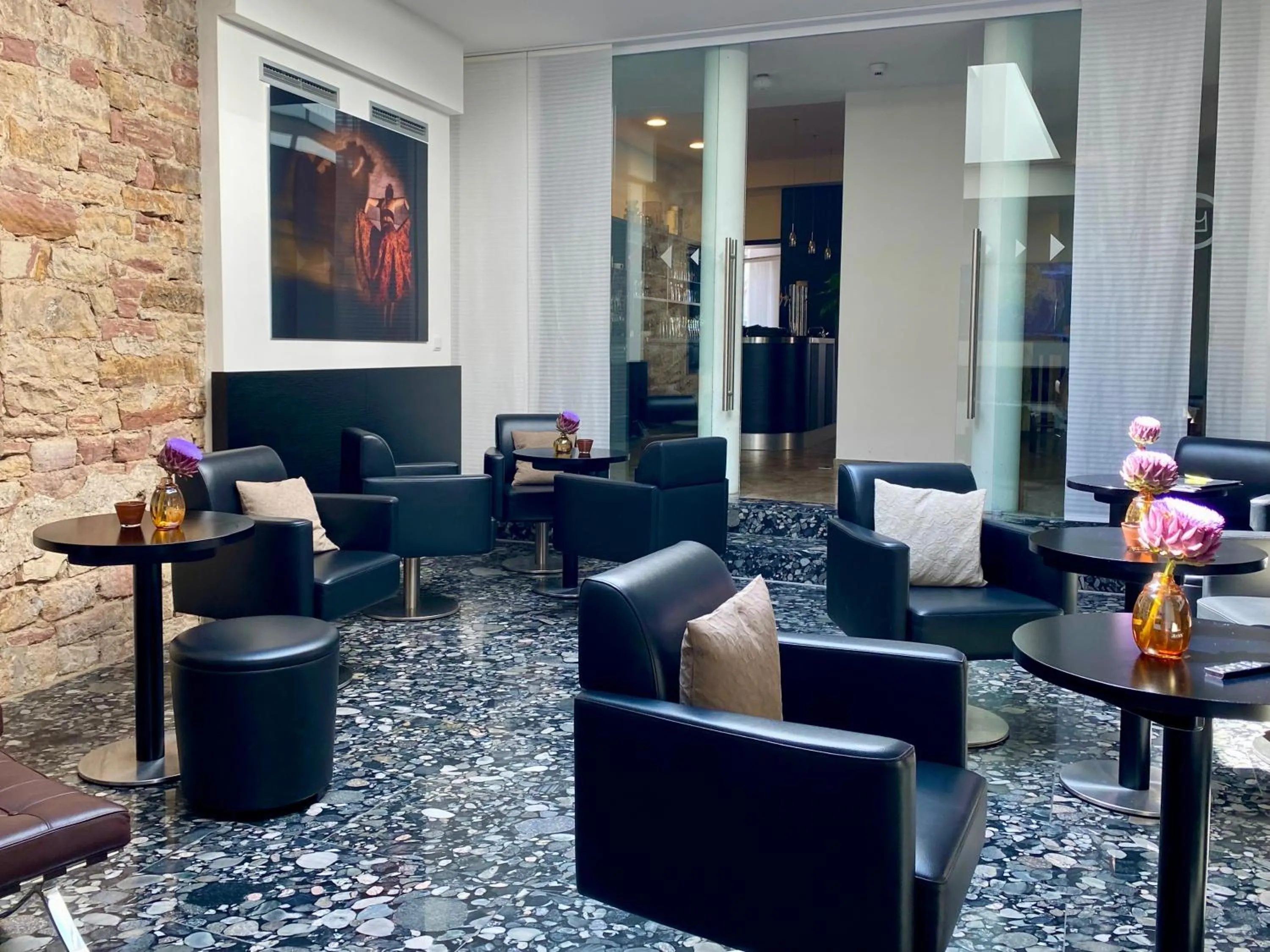 Restaurant/places to eat in Kaiser Kulturhotel