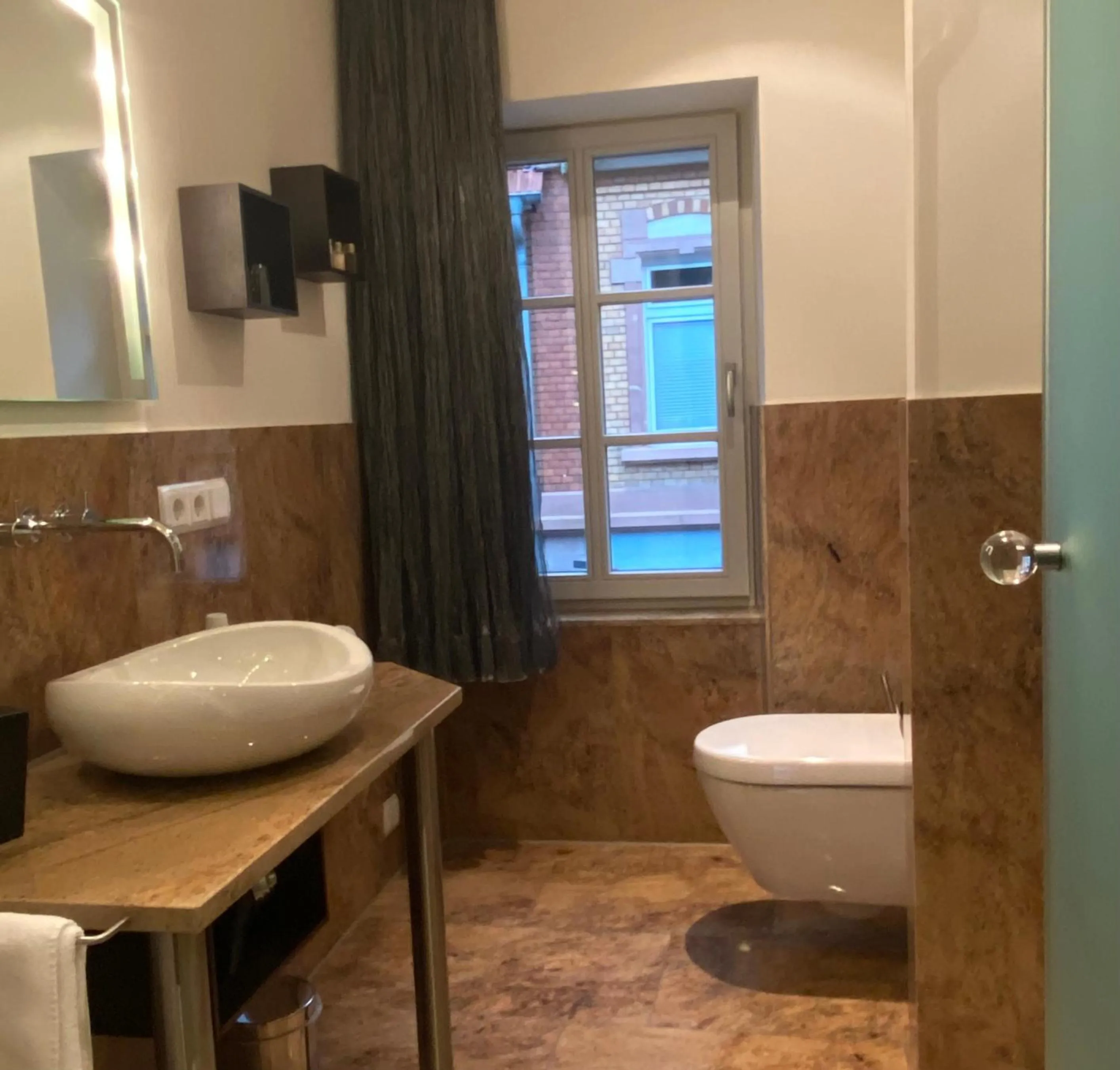 Bathroom in Kaiser Kulturhotel