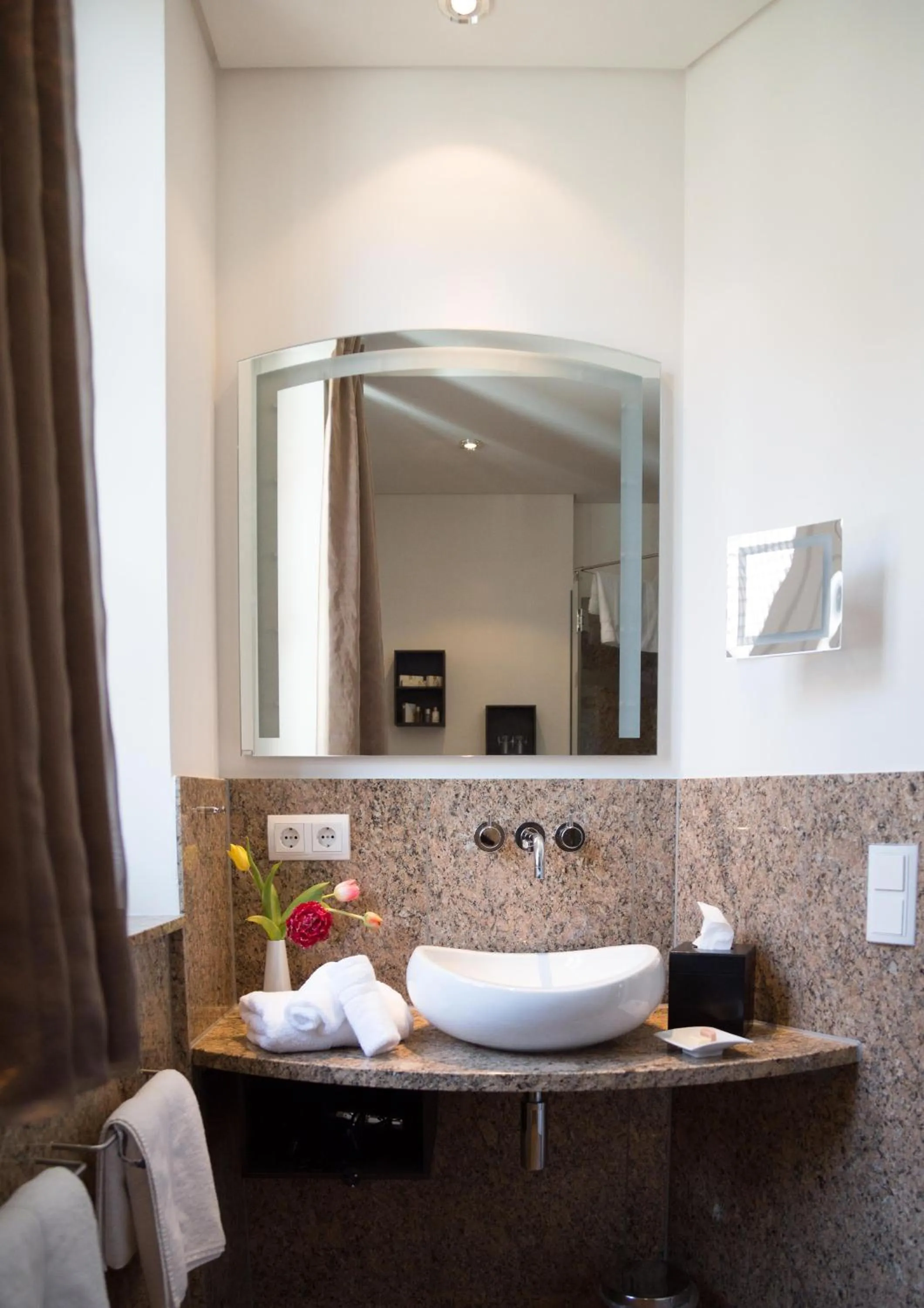 Bathroom in Kaiser Kulturhotel