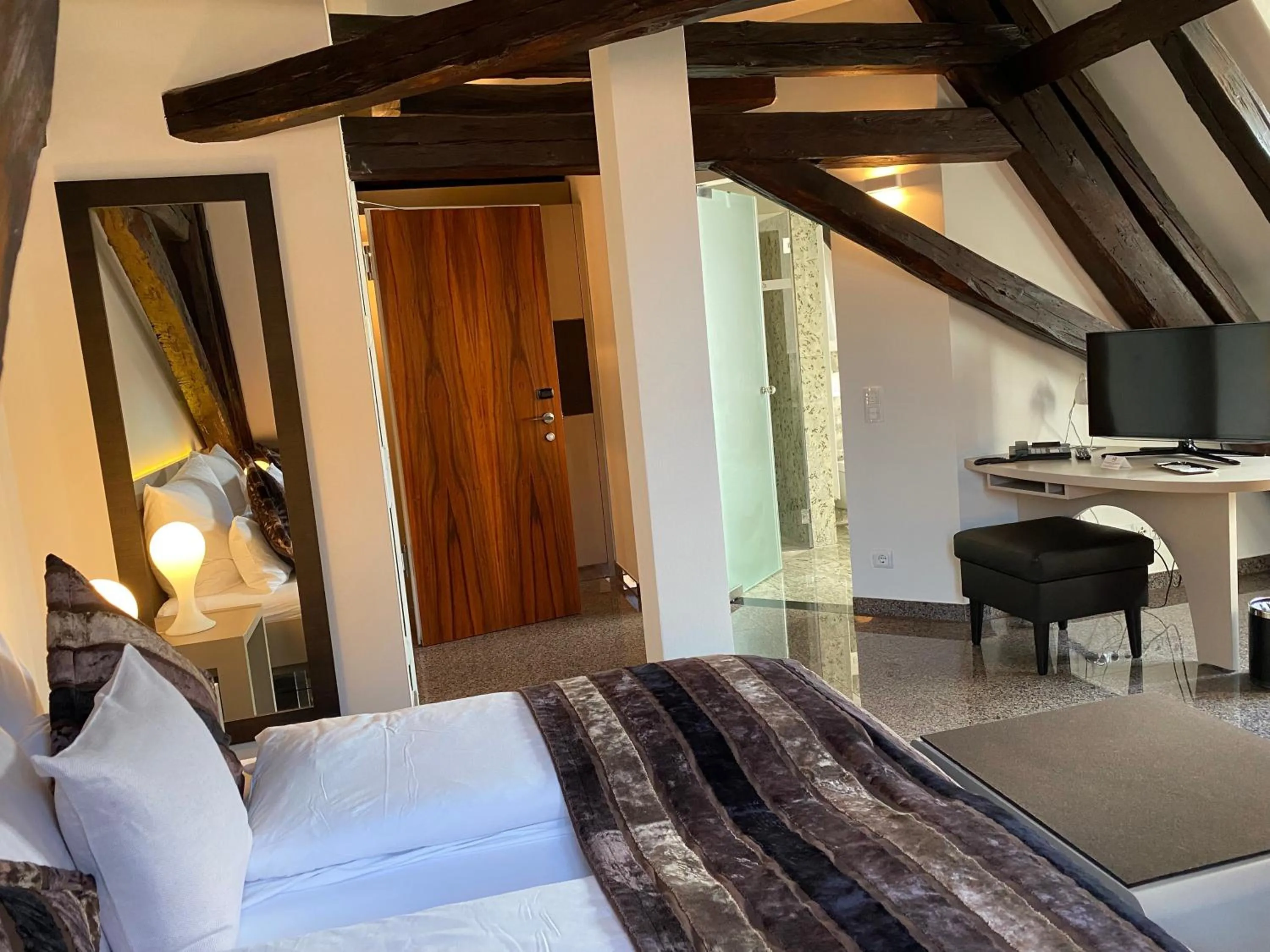 Bed in Kaiser Kulturhotel