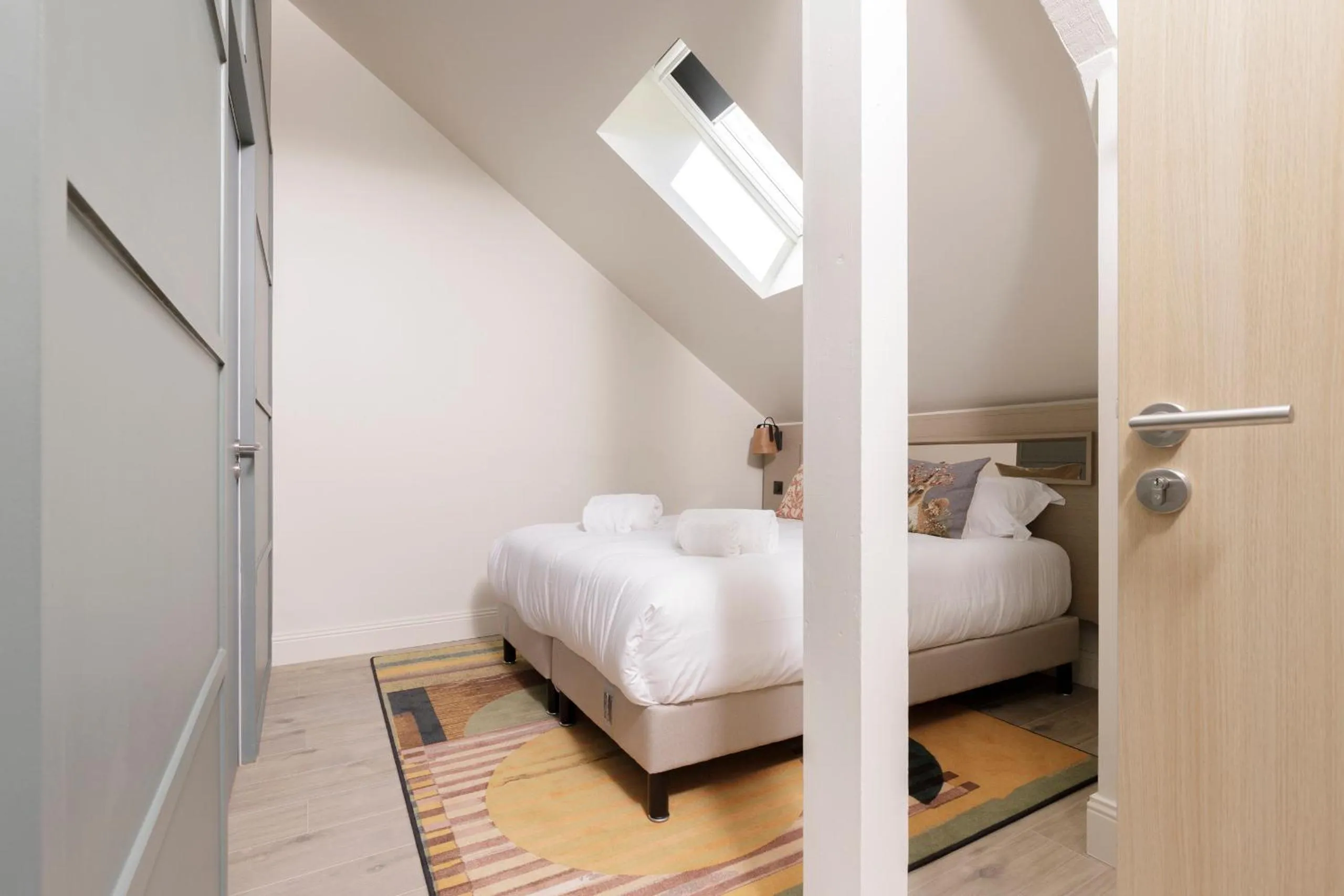 Bed in Hôtel Préfecture - Entrée autonome, réception en ligne - Encore Mieux