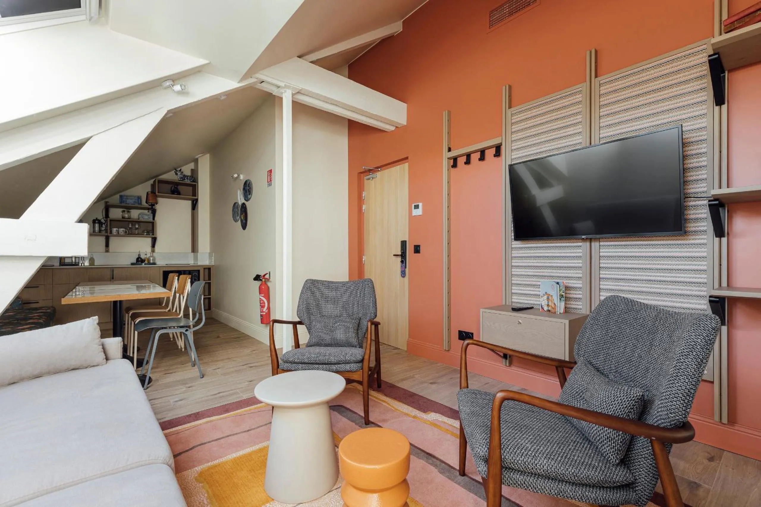 TV and multimedia in Hôtel Préfecture - Entrée autonome, réception en ligne - Encore Mieux