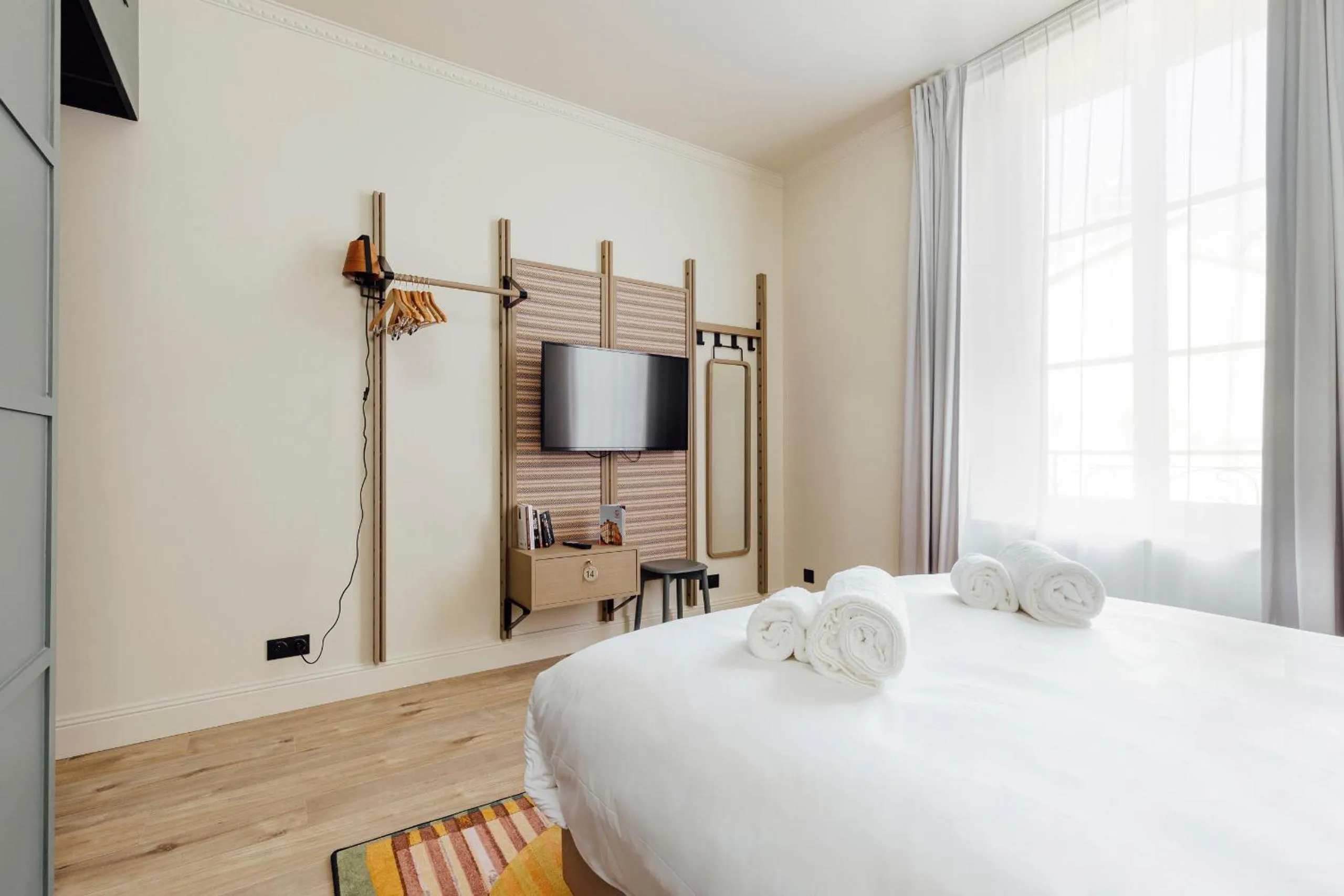 Bed in Hôtel Préfecture - Entrée autonome, réception en ligne - Encore Mieux