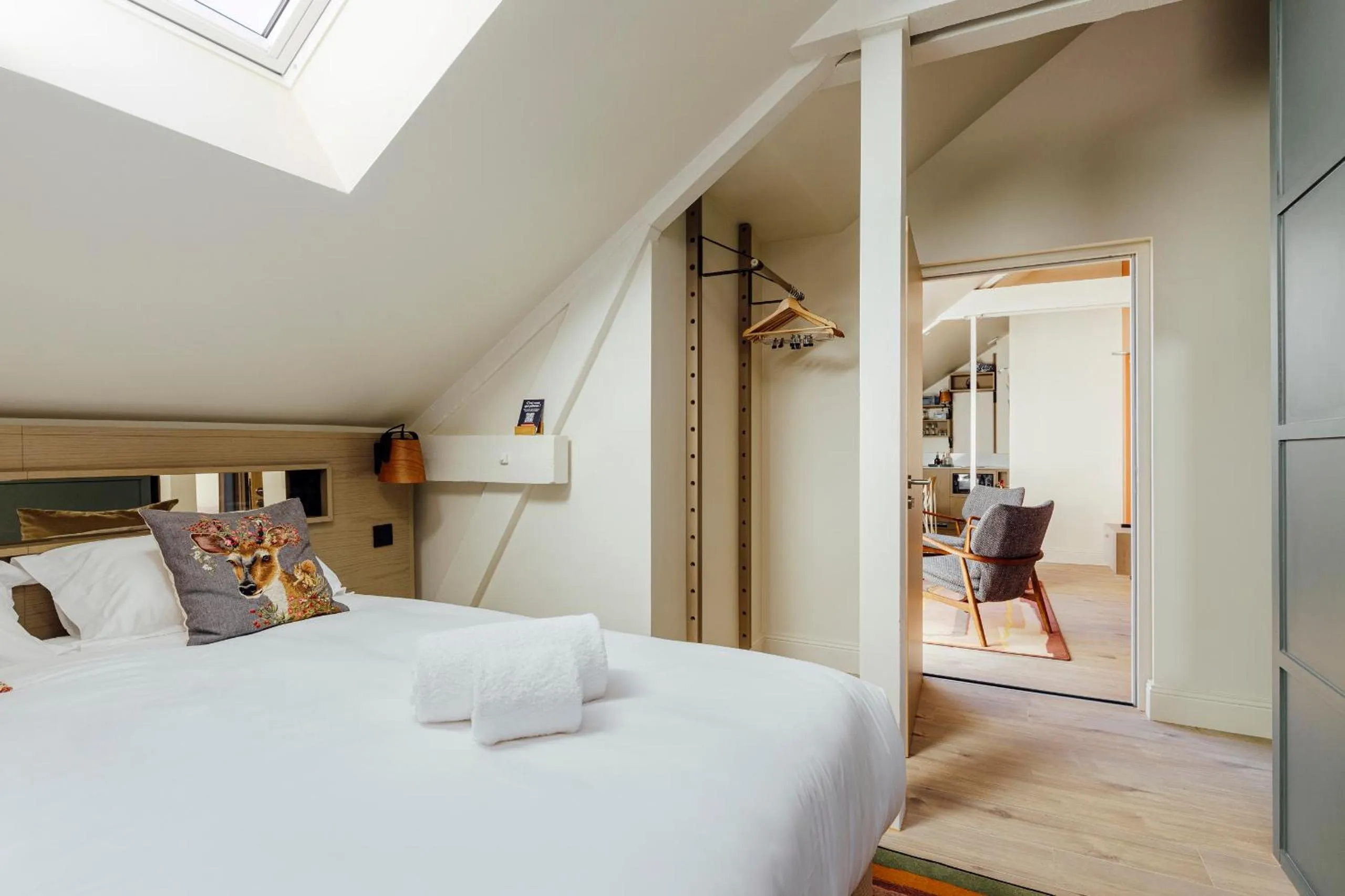 Photo of the whole room, Bed in Hôtel Préfecture - Entrée autonome, réception en ligne - Encore Mieux