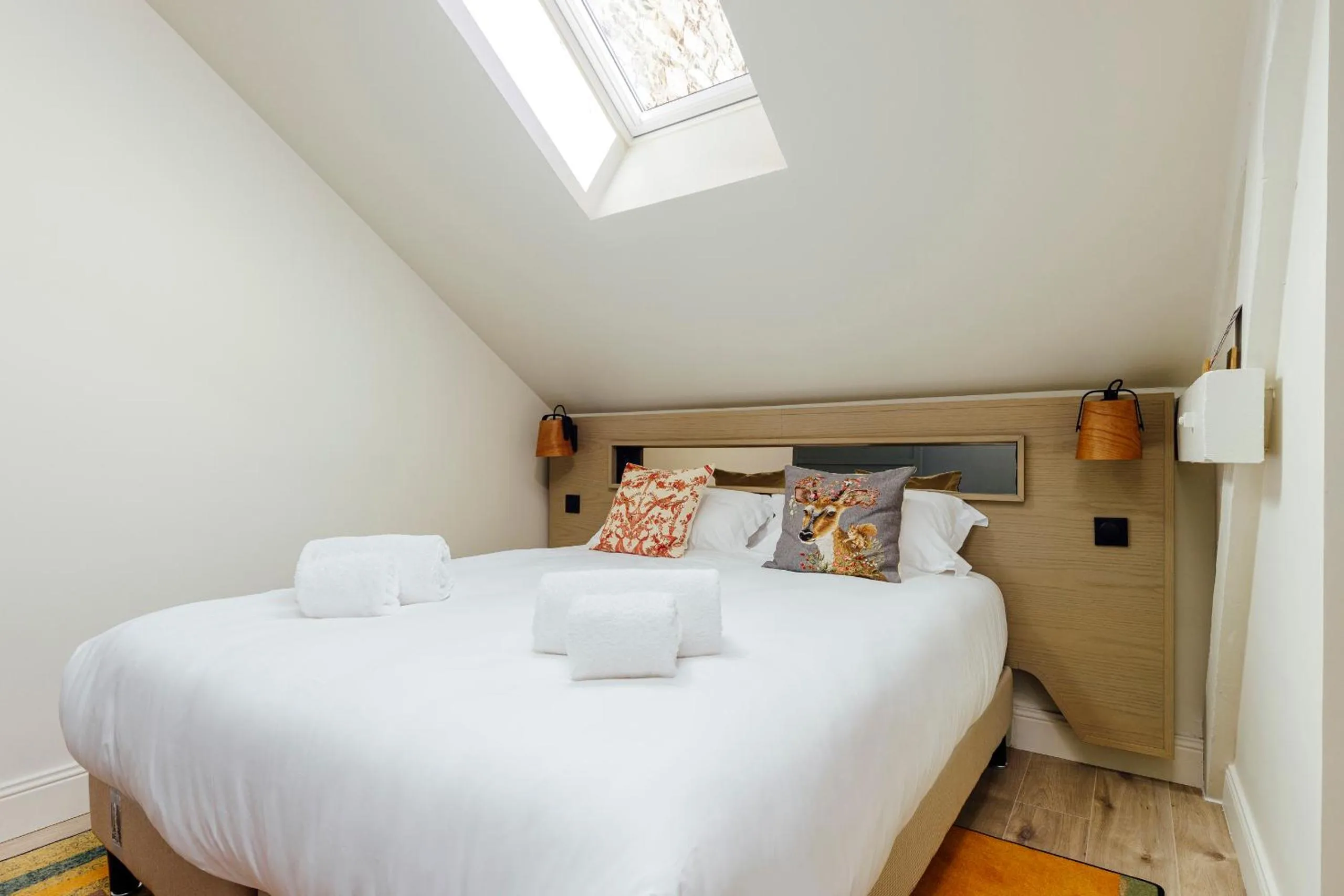 Bed in Hôtel Préfecture - Entrée autonome, réception en ligne - Encore Mieux