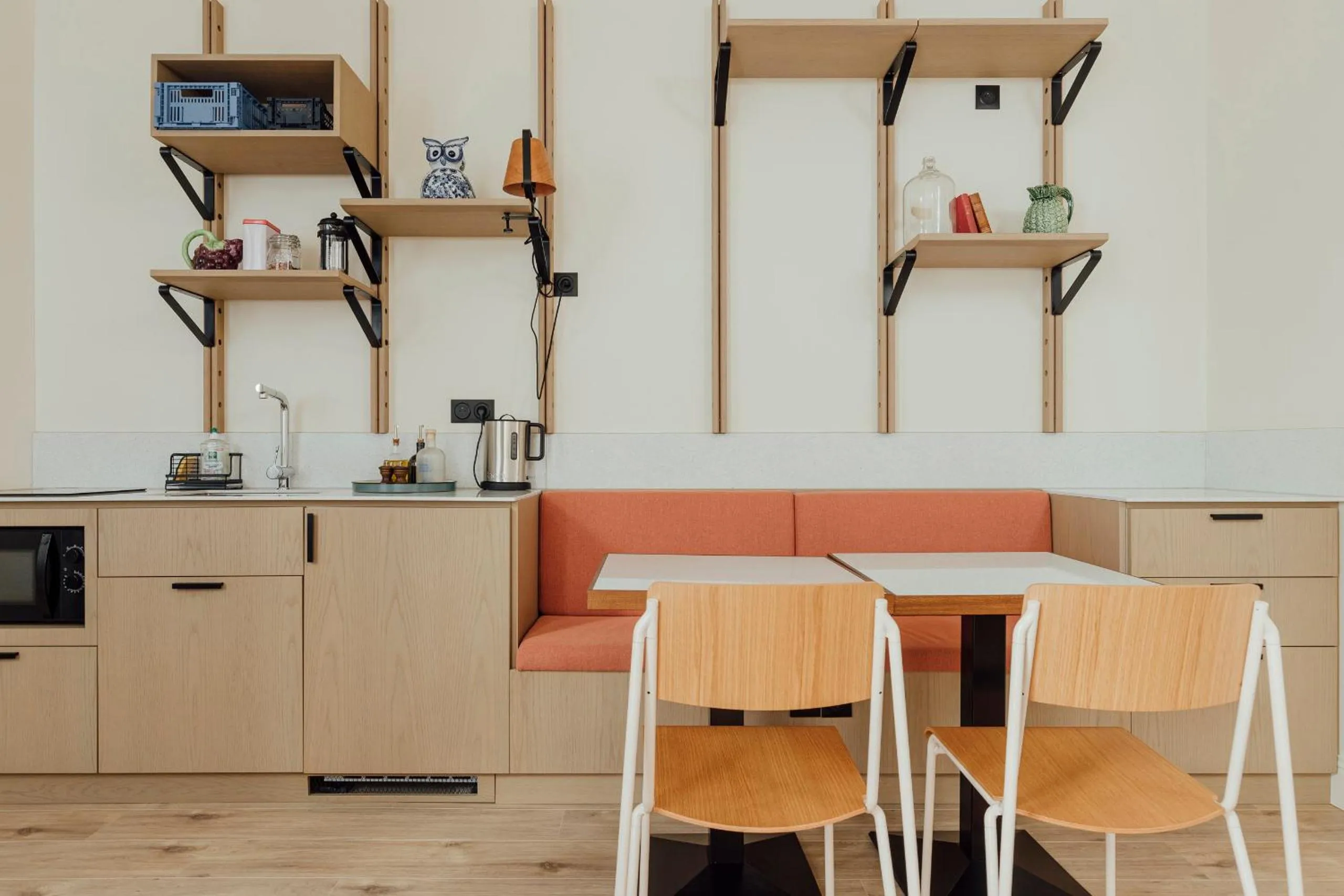 Kitchen or kitchenette in Hôtel Préfecture - Entrée autonome, réception en ligne - Encore Mieux