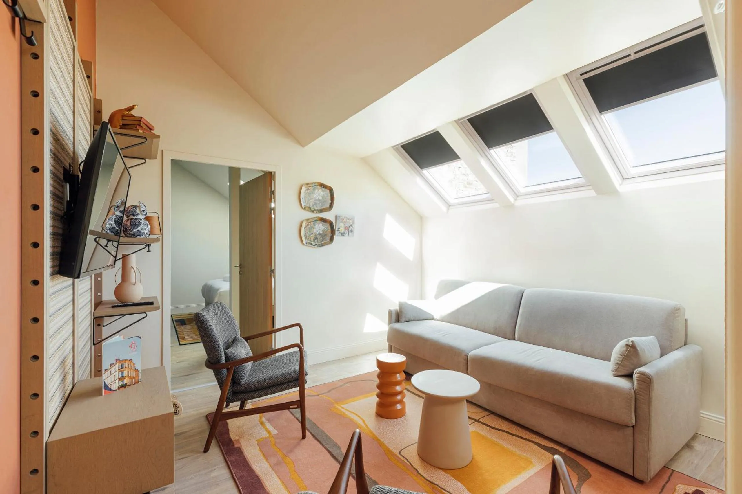 Living room in Hôtel Préfecture - Entrée autonome, réception en ligne - Encore Mieux