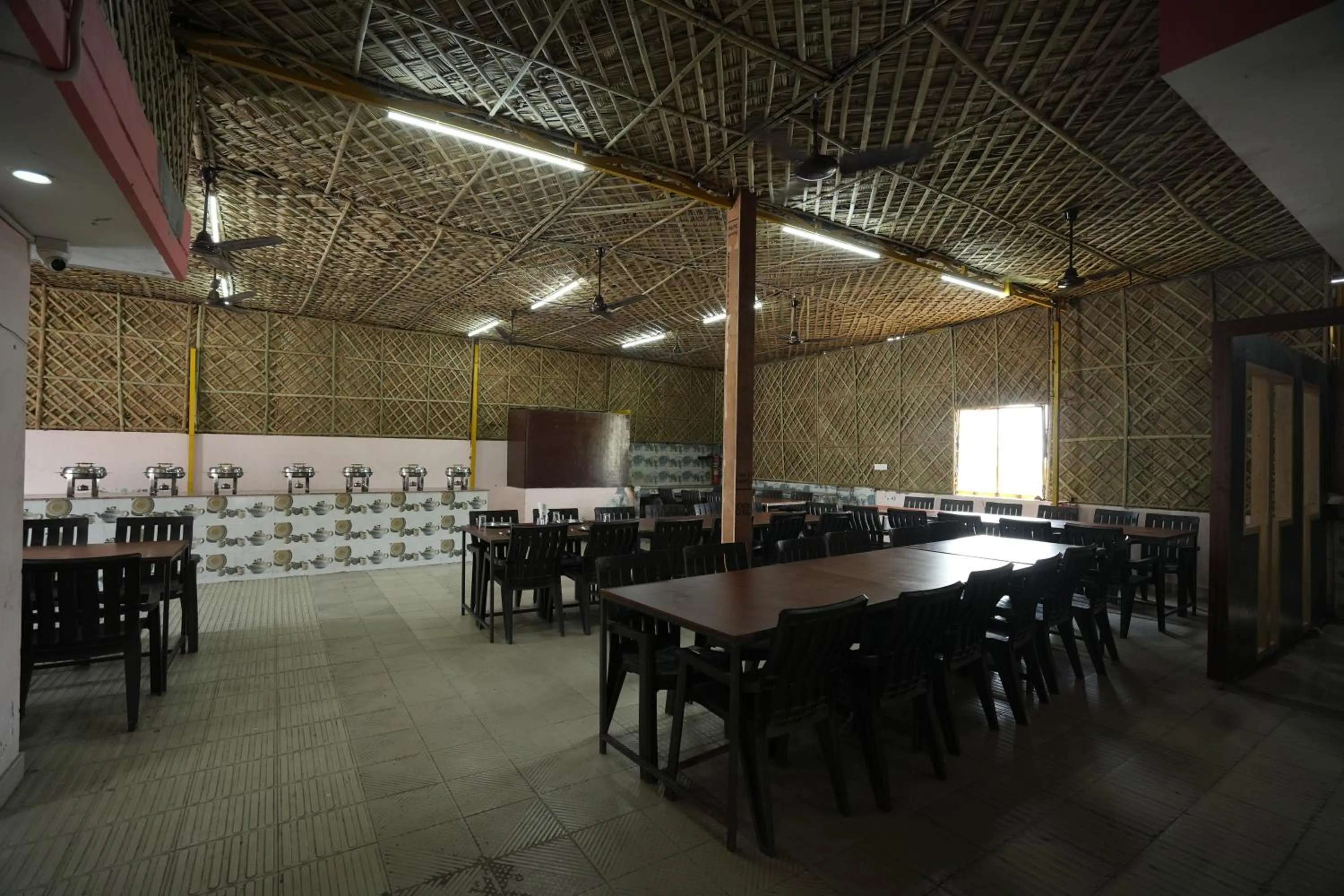 Restaurant/places to eat in SJH Venkatesh
