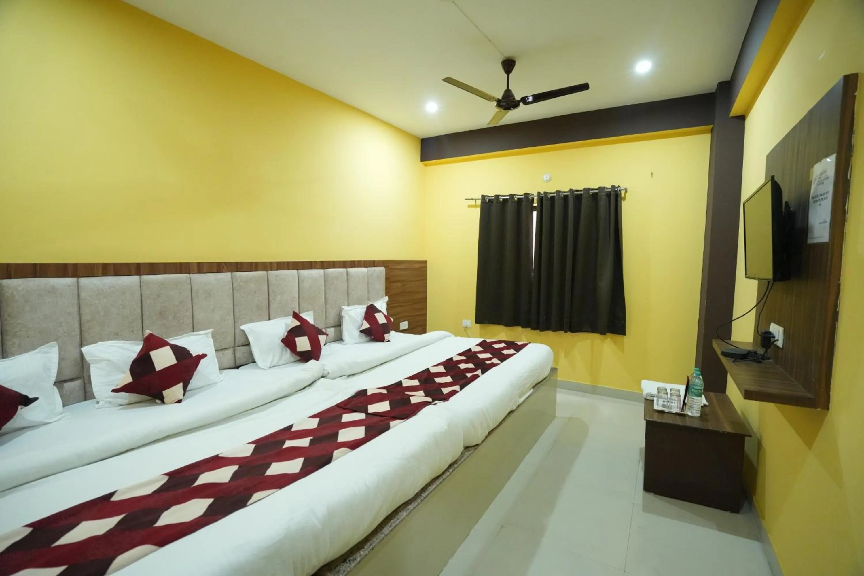 Bathroom, Bed in SJH Venkatesh