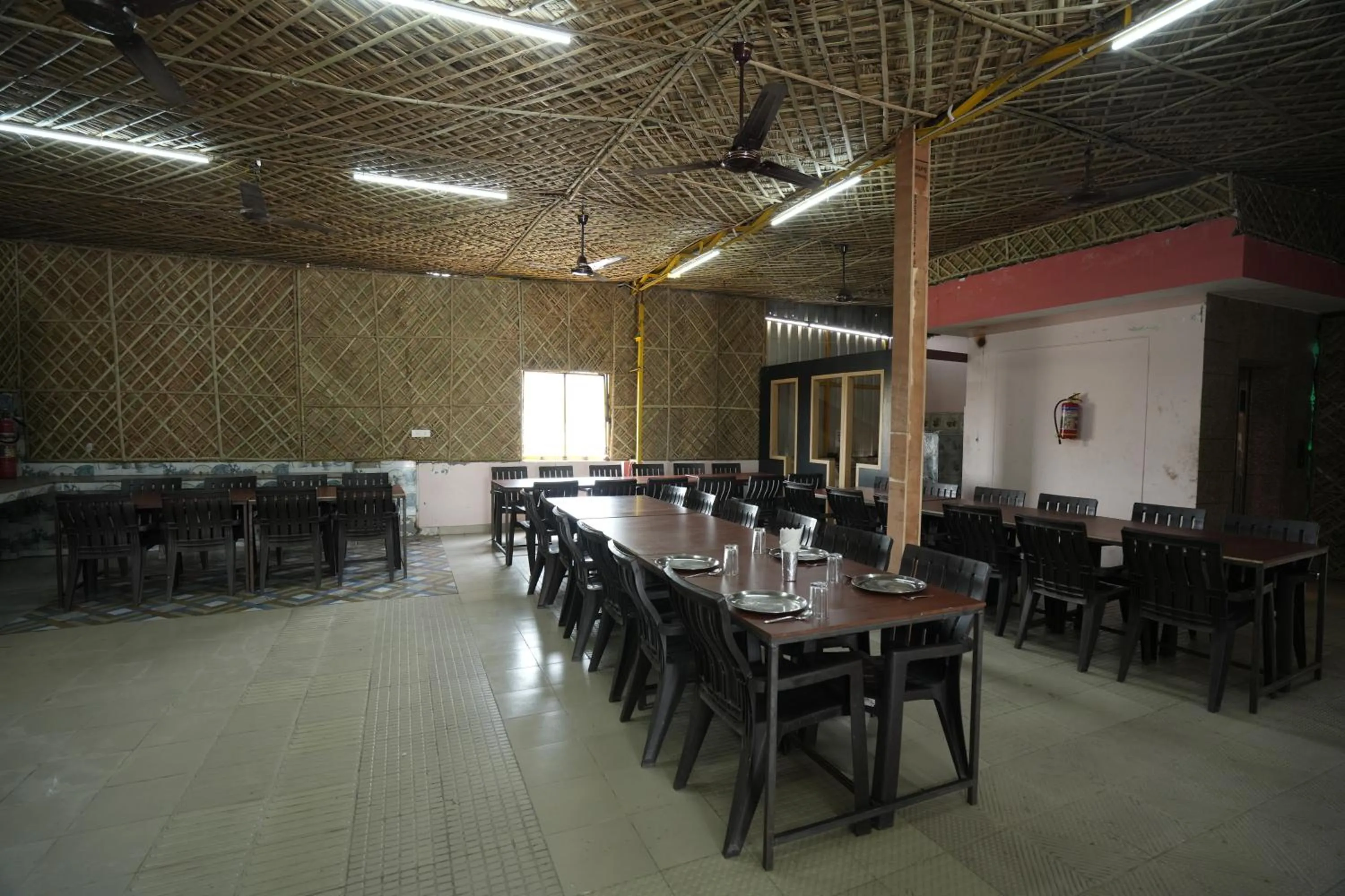 Restaurant/places to eat in SJH Venkatesh