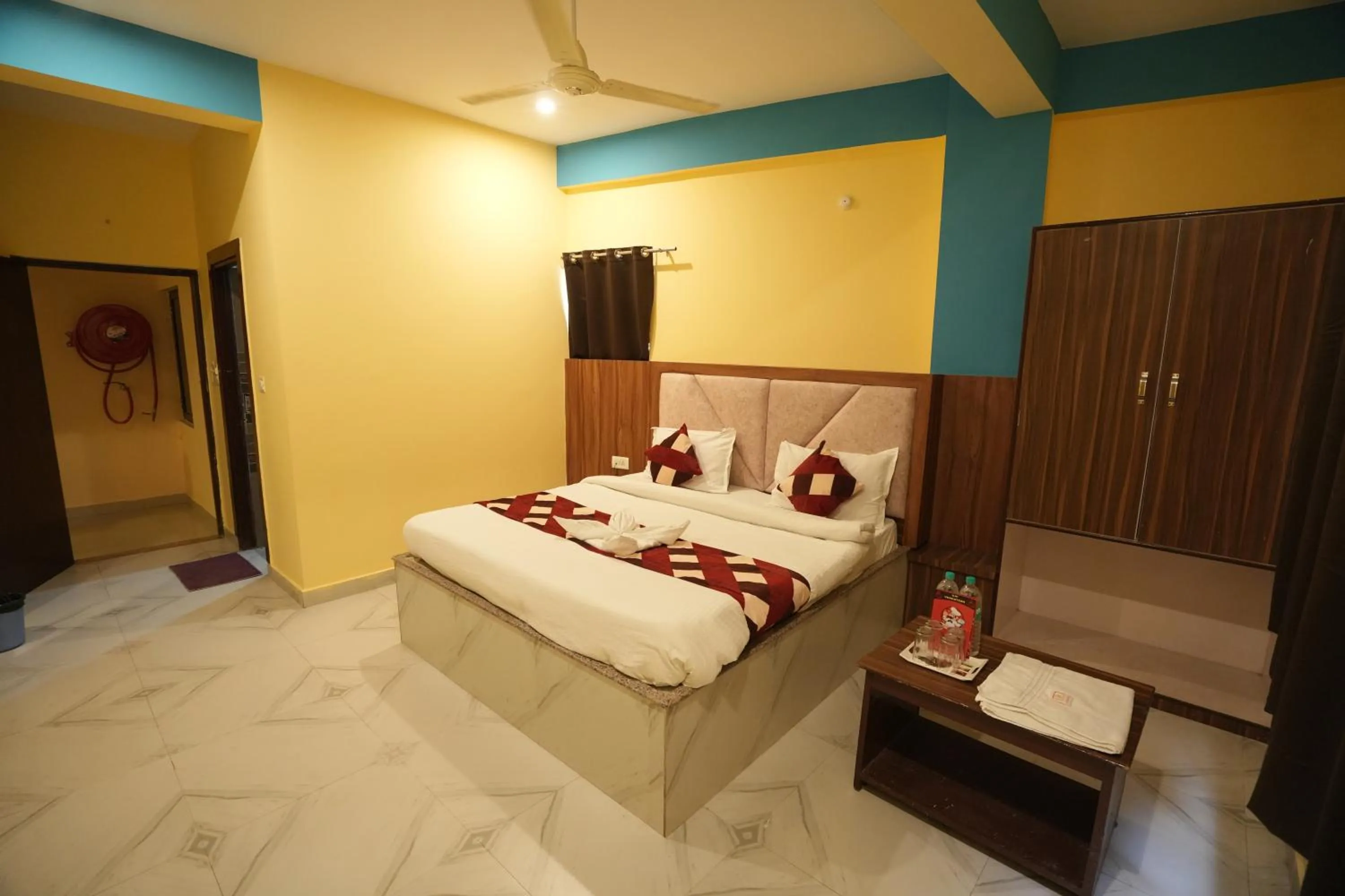 Bathroom, Bed in SJH Venkatesh