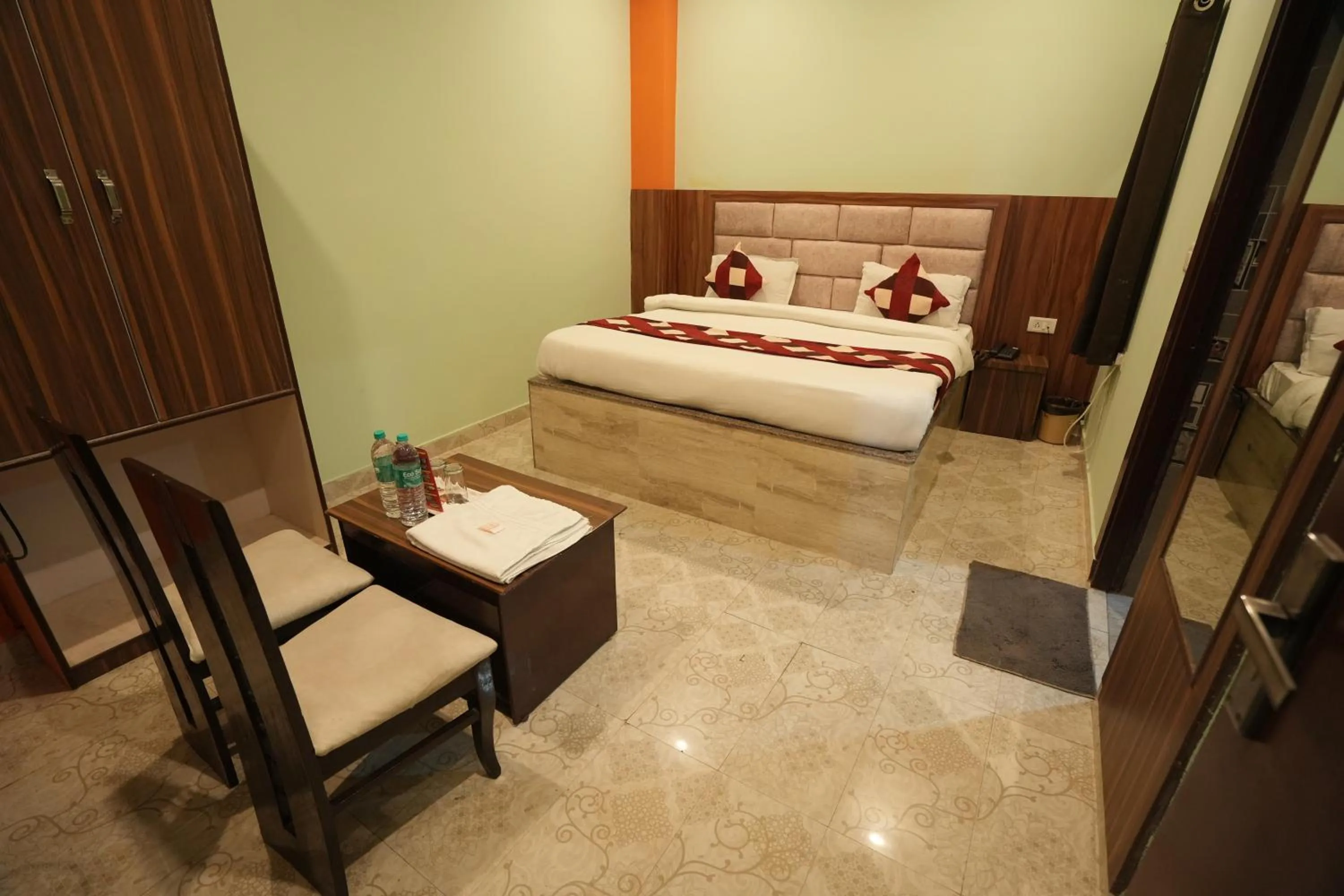Bathroom, Bed in SJH Venkatesh