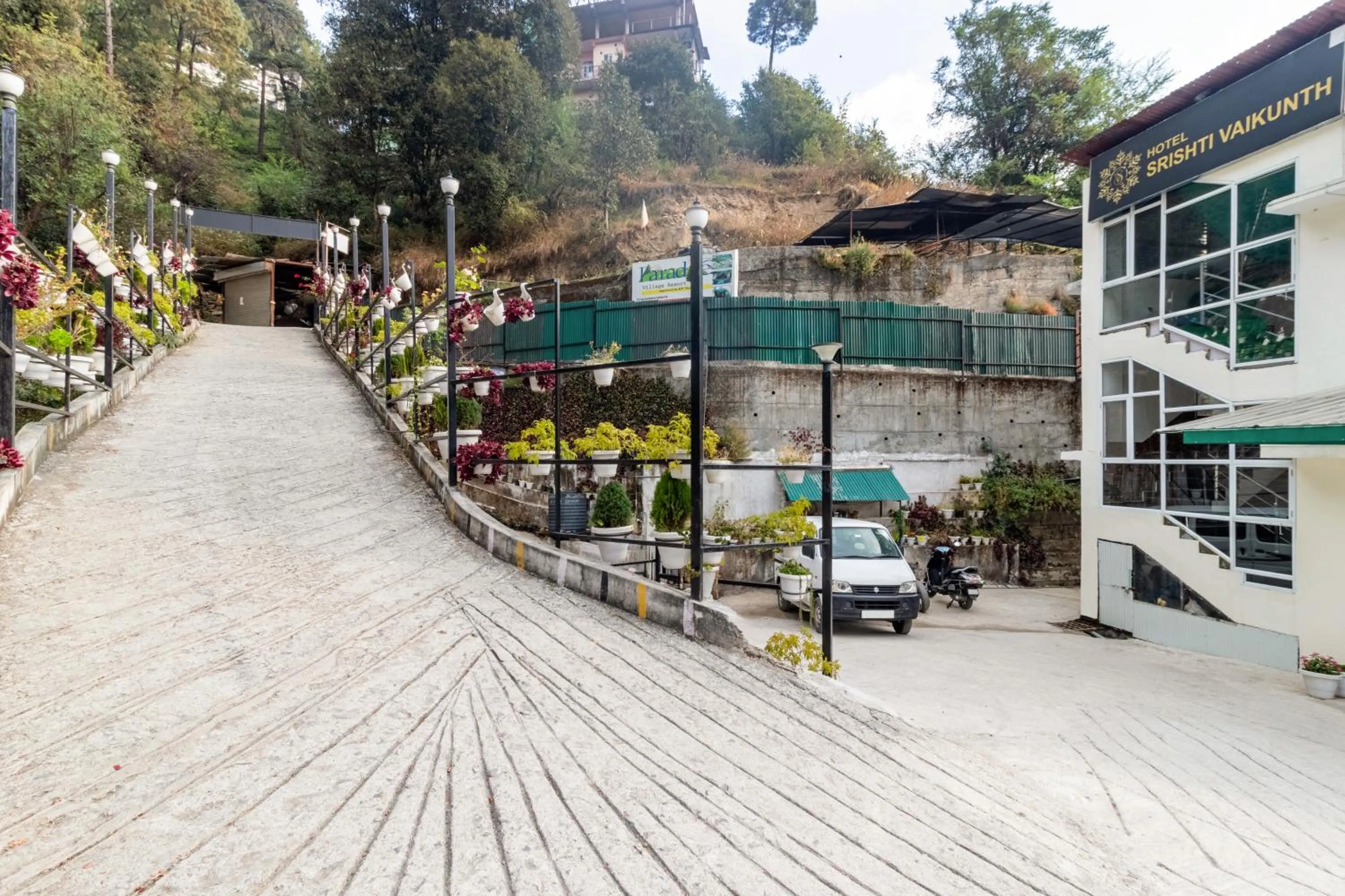 Facade/entrance in Treebo Srishti Vaikunth With Mountain View
