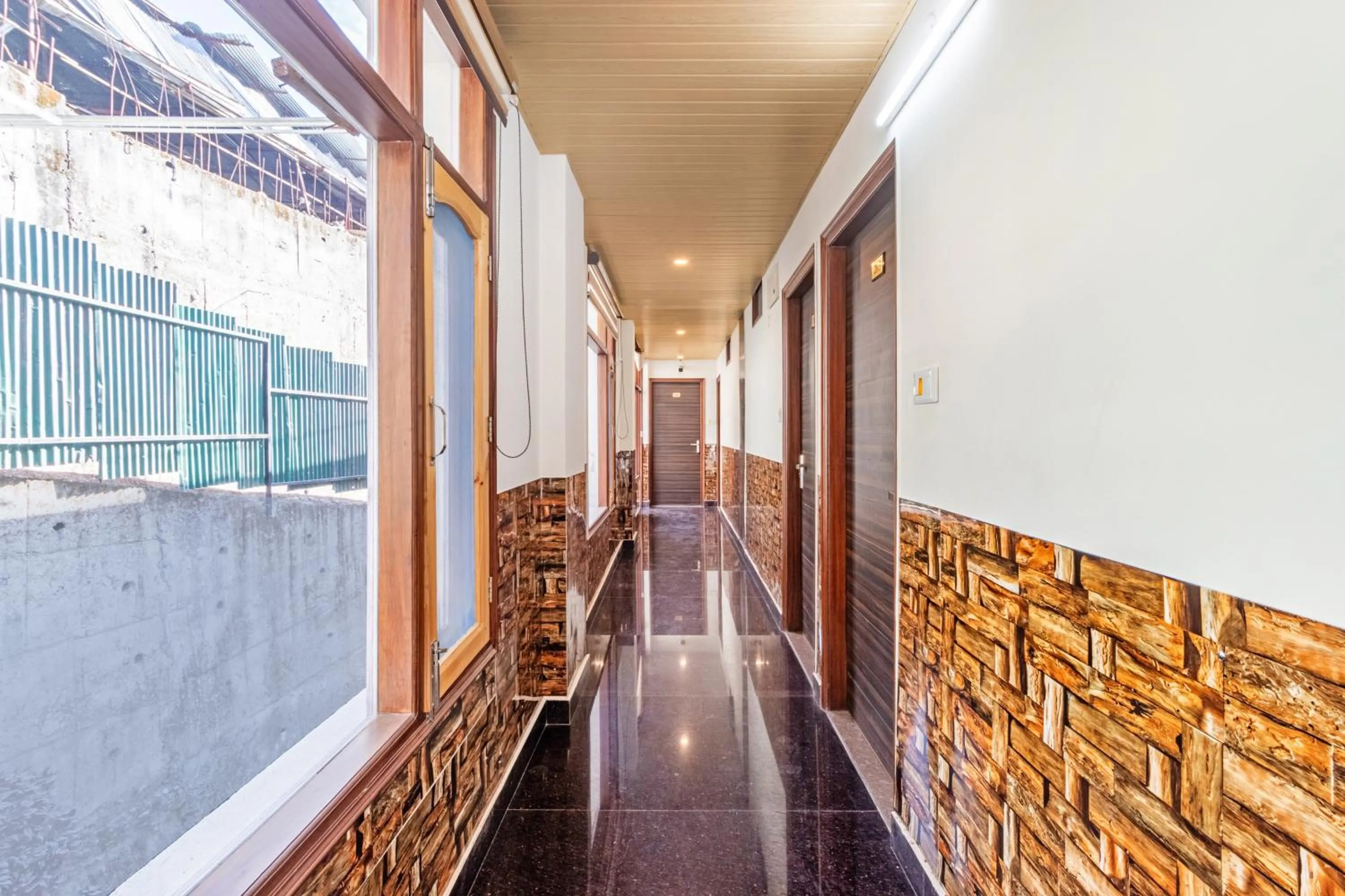 Lobby or reception in Treebo Srishti Vaikunth With Mountain View