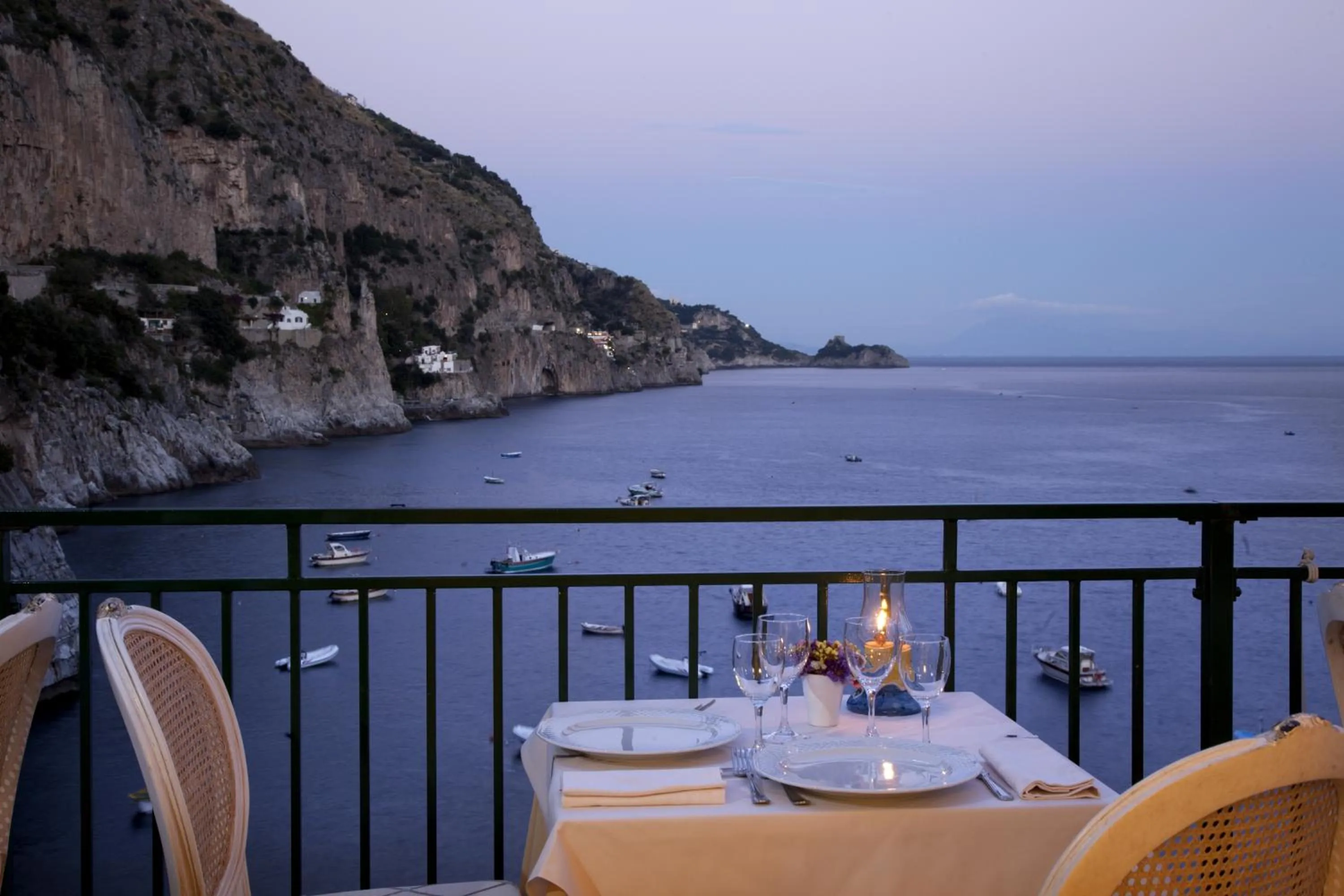 Night in Hotel Onda Verde