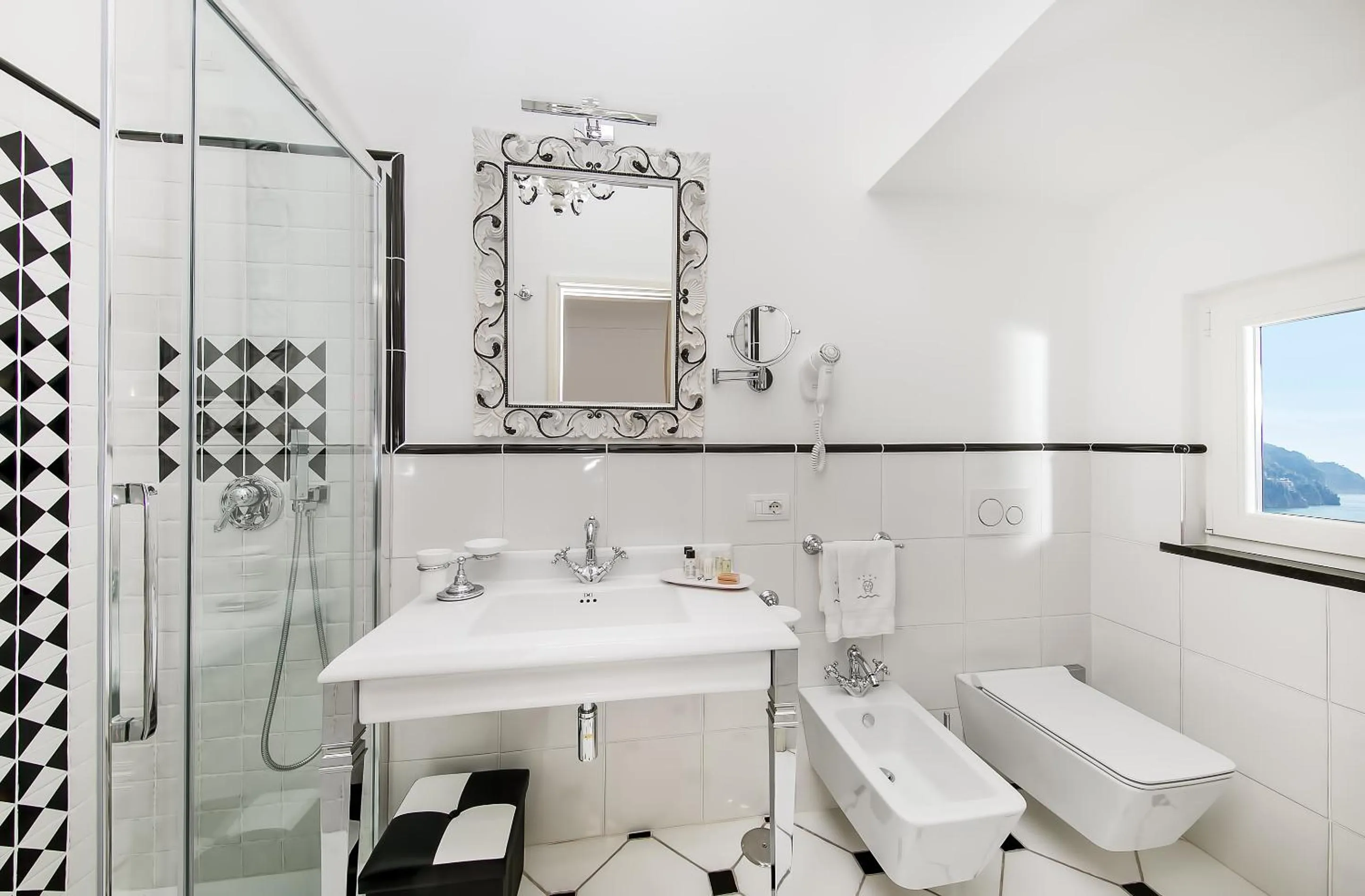 Bathroom in Hotel Onda Verde