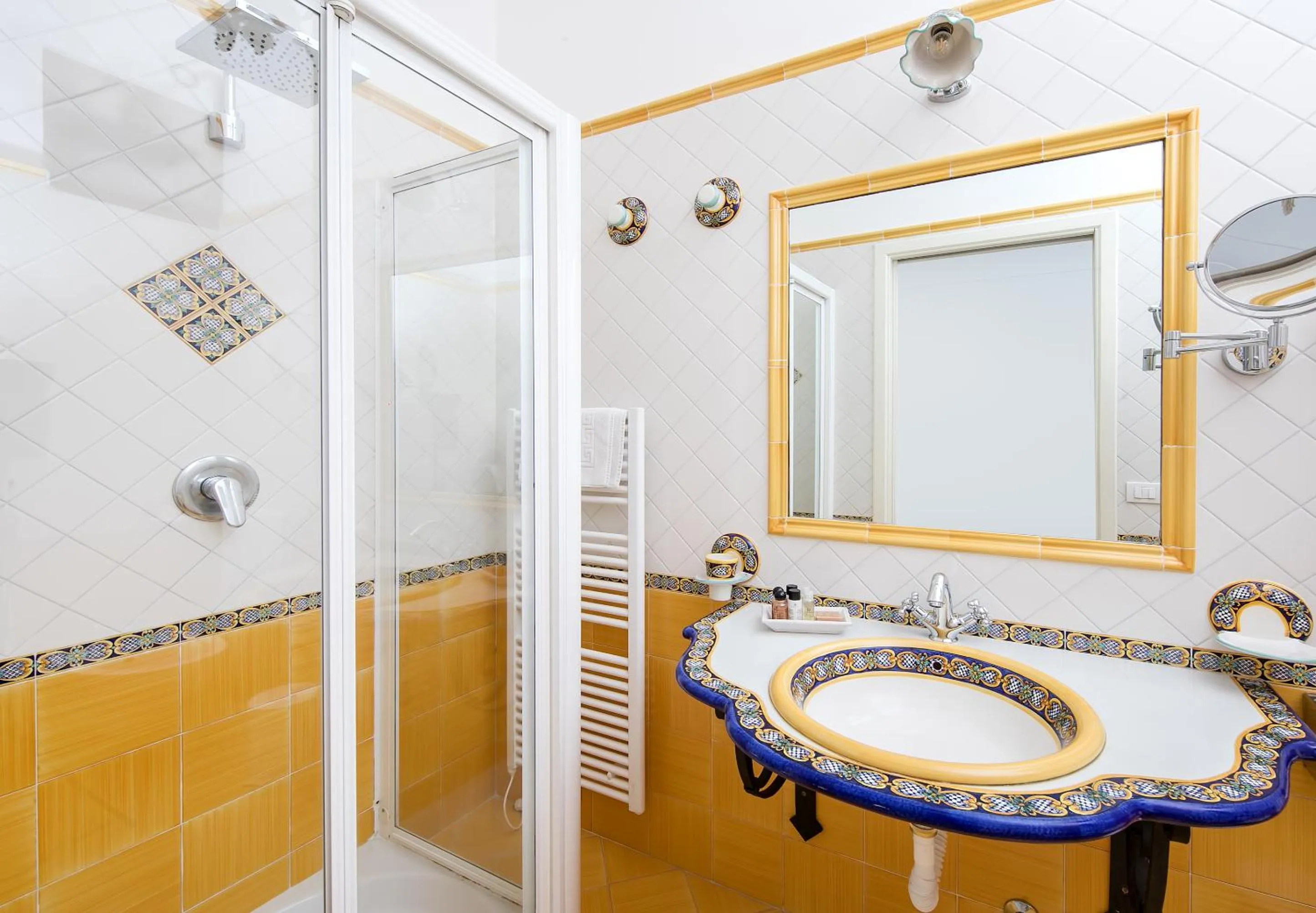 Bathroom in Hotel Onda Verde