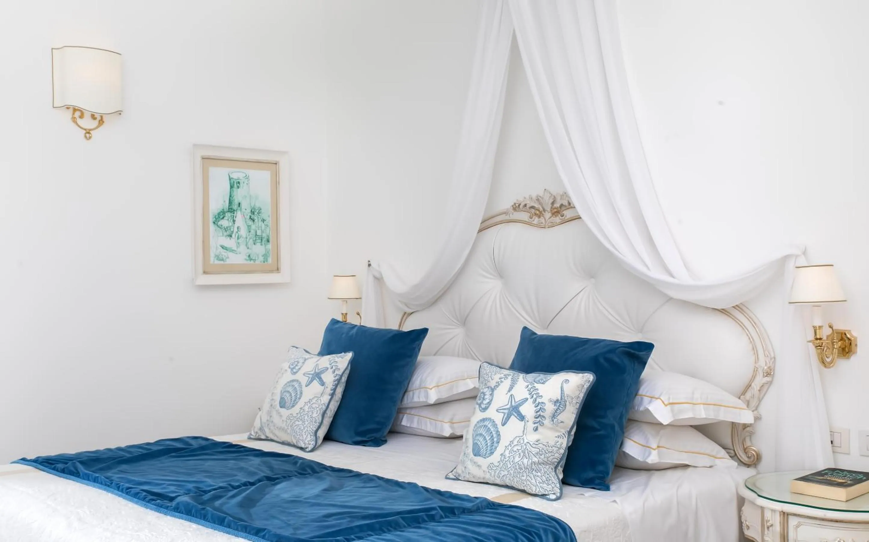 Decorative detail, Bed in Hotel Onda Verde