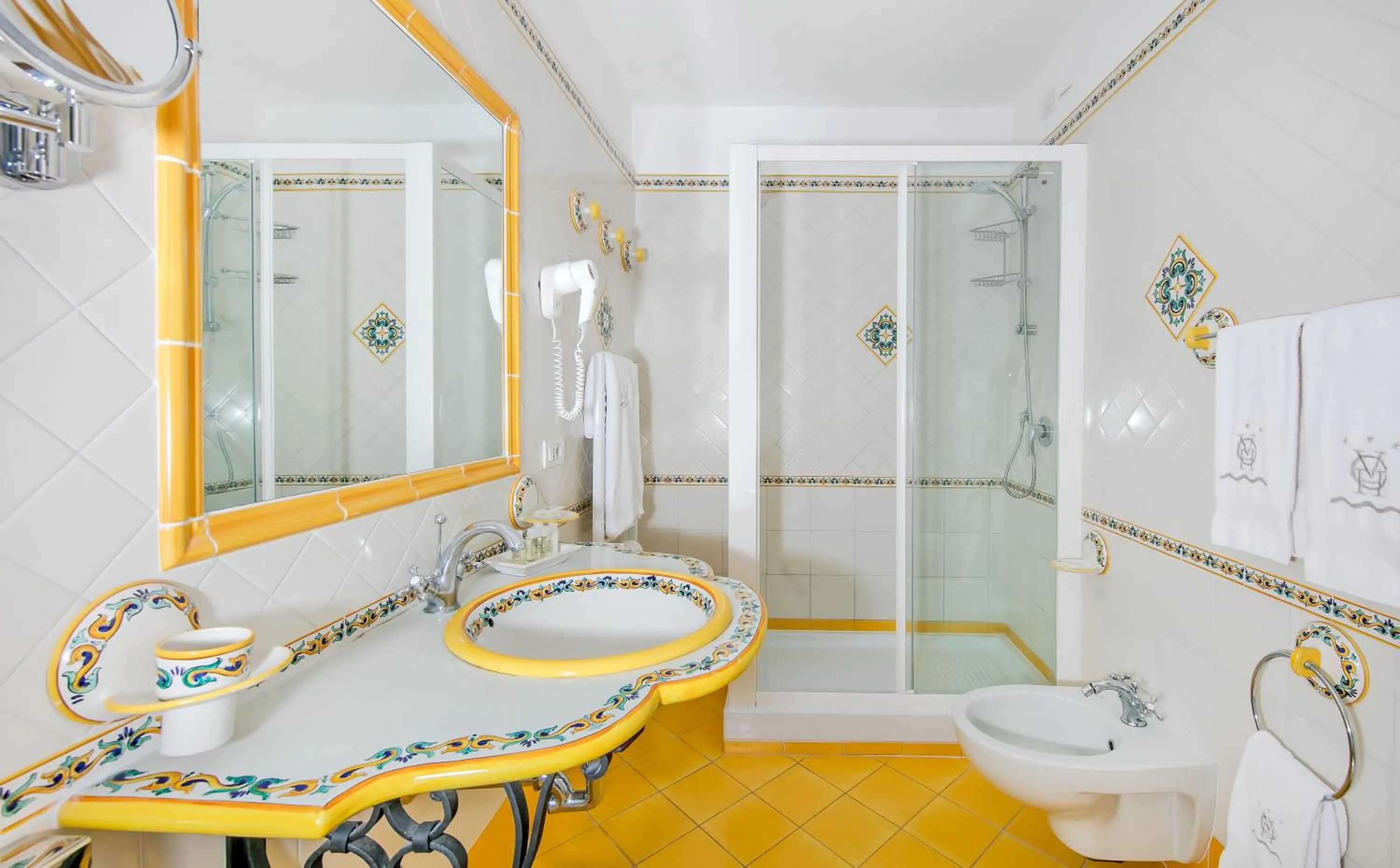 Bathroom in Hotel Onda Verde