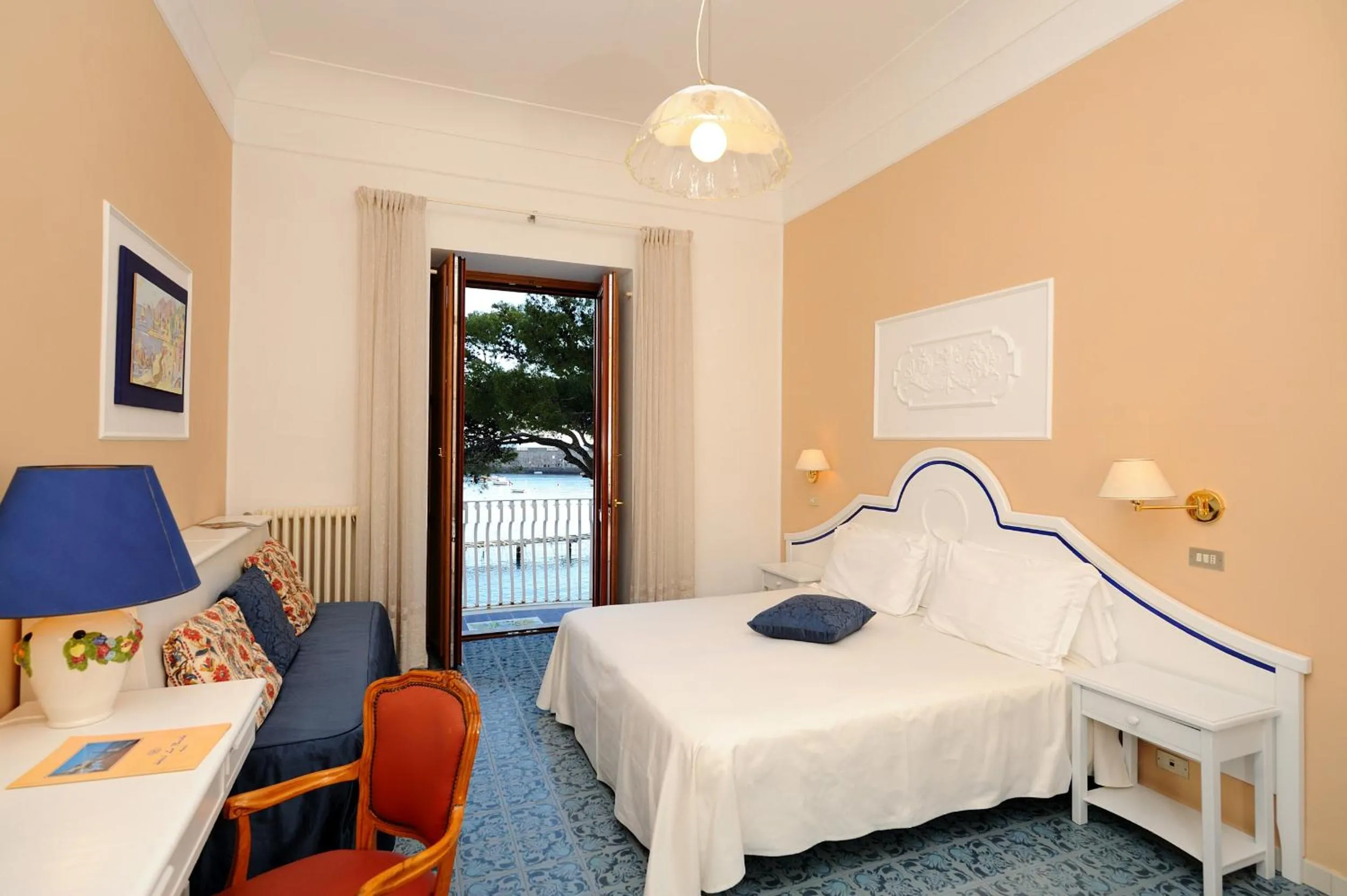 View (from property/room), Bed in Hotel La Bussola