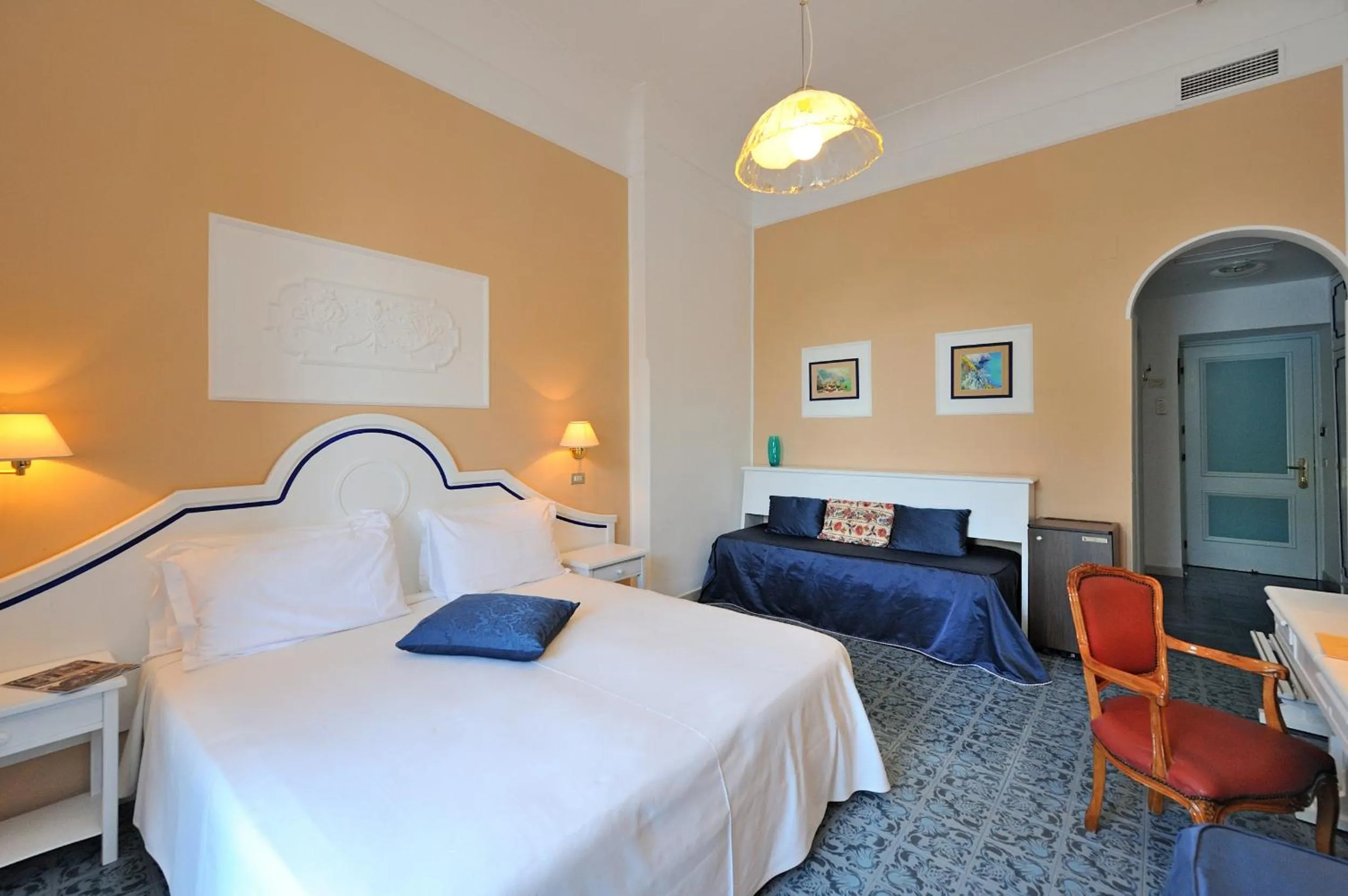 View (from property/room), Bed in Hotel La Bussola