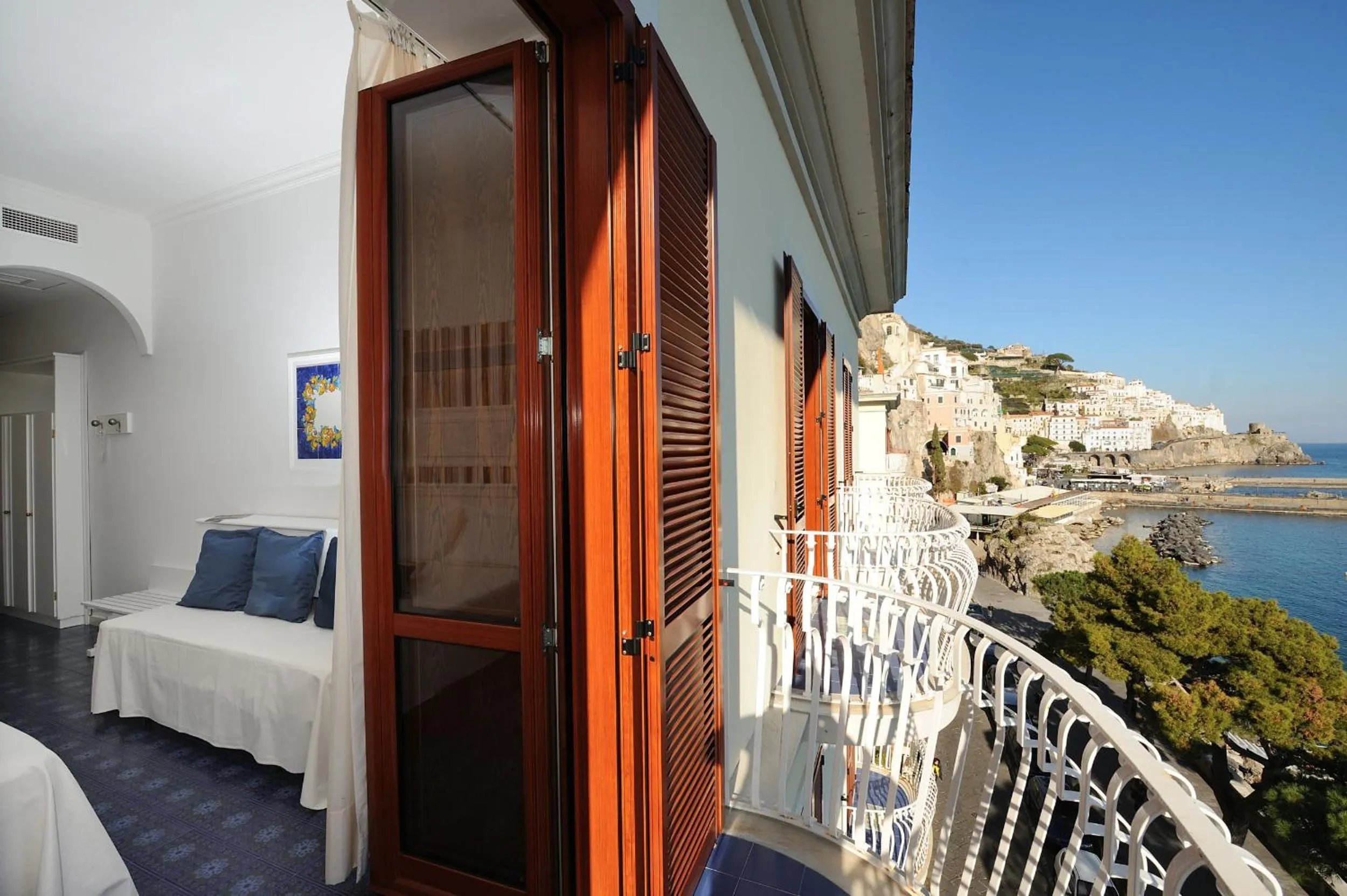 View (from property/room), Bed in Hotel La Bussola