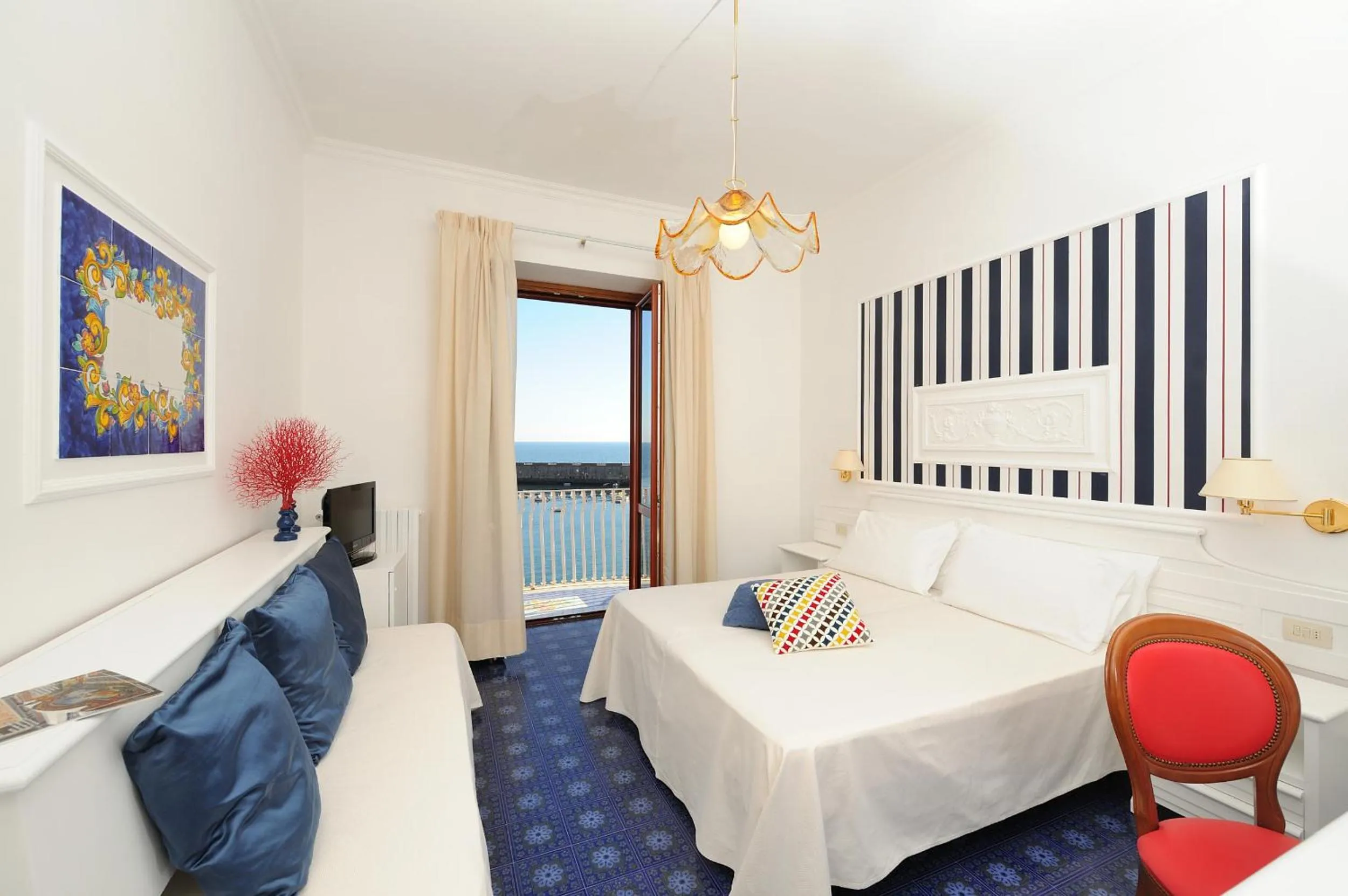 View (from property/room), Bed in Hotel La Bussola