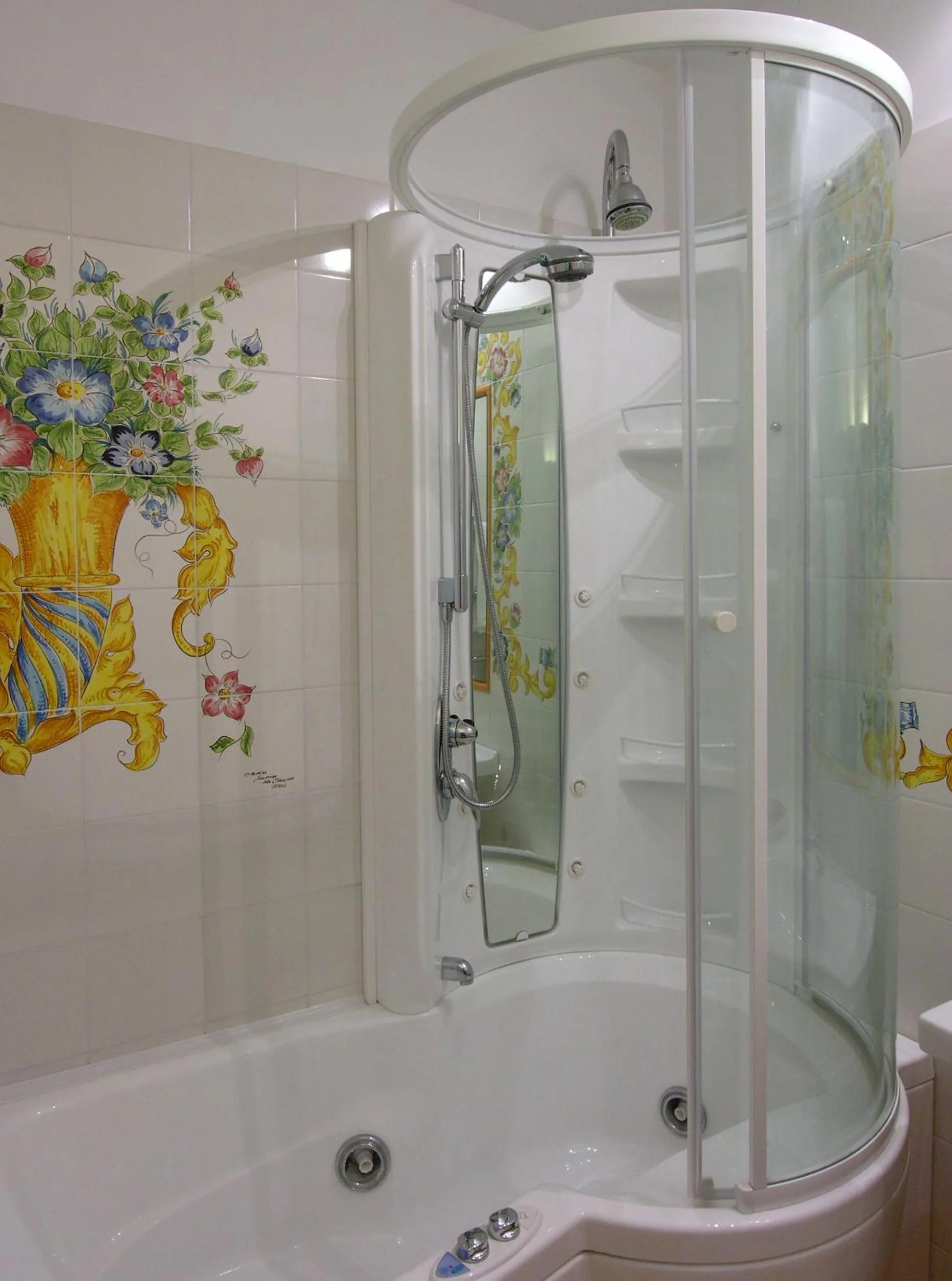 Shower in Hotel La Bussola