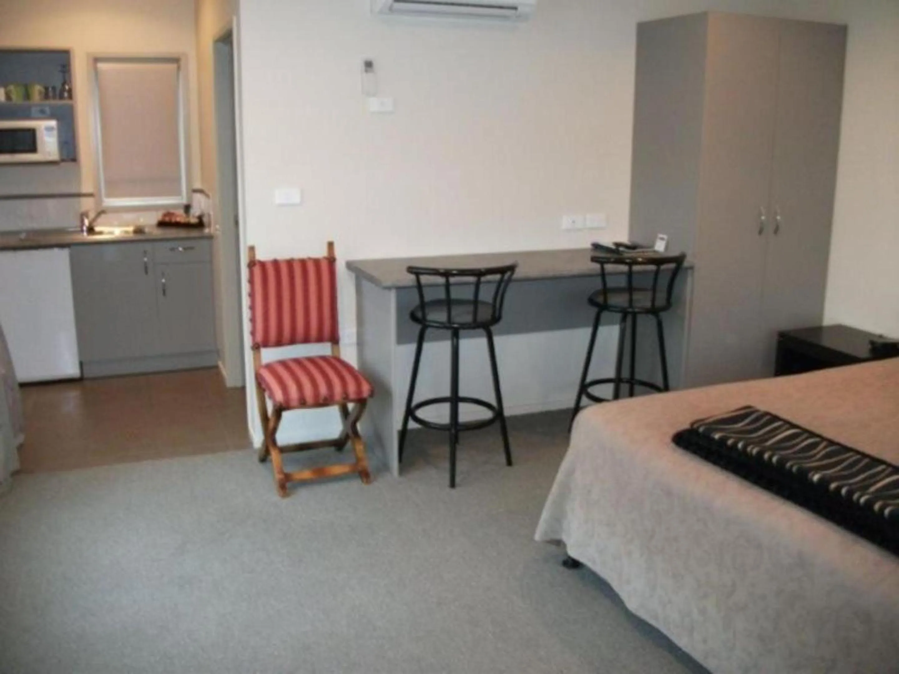 Bed in Scenicland Motels