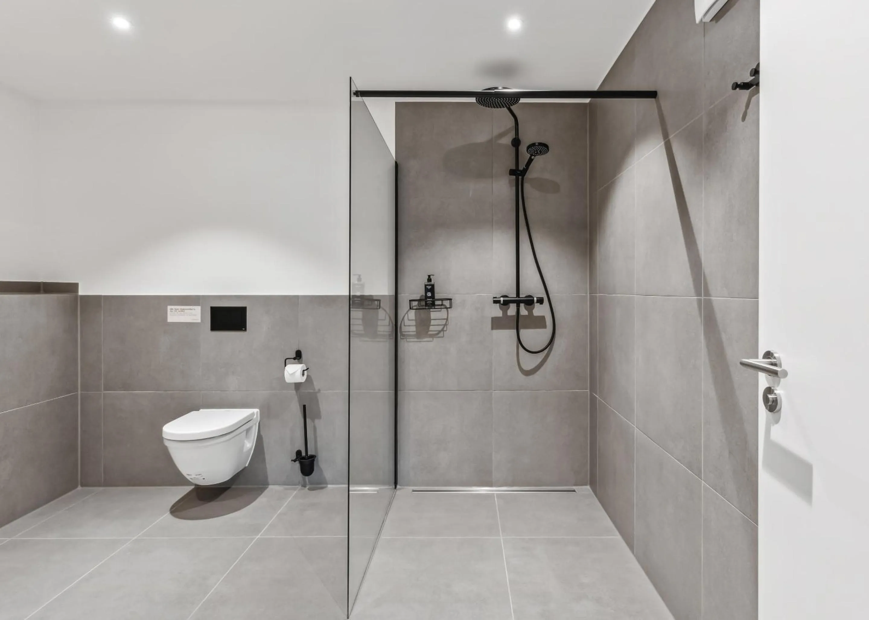 Shower in Limehome Salzgitter A-Schweitzer-Str