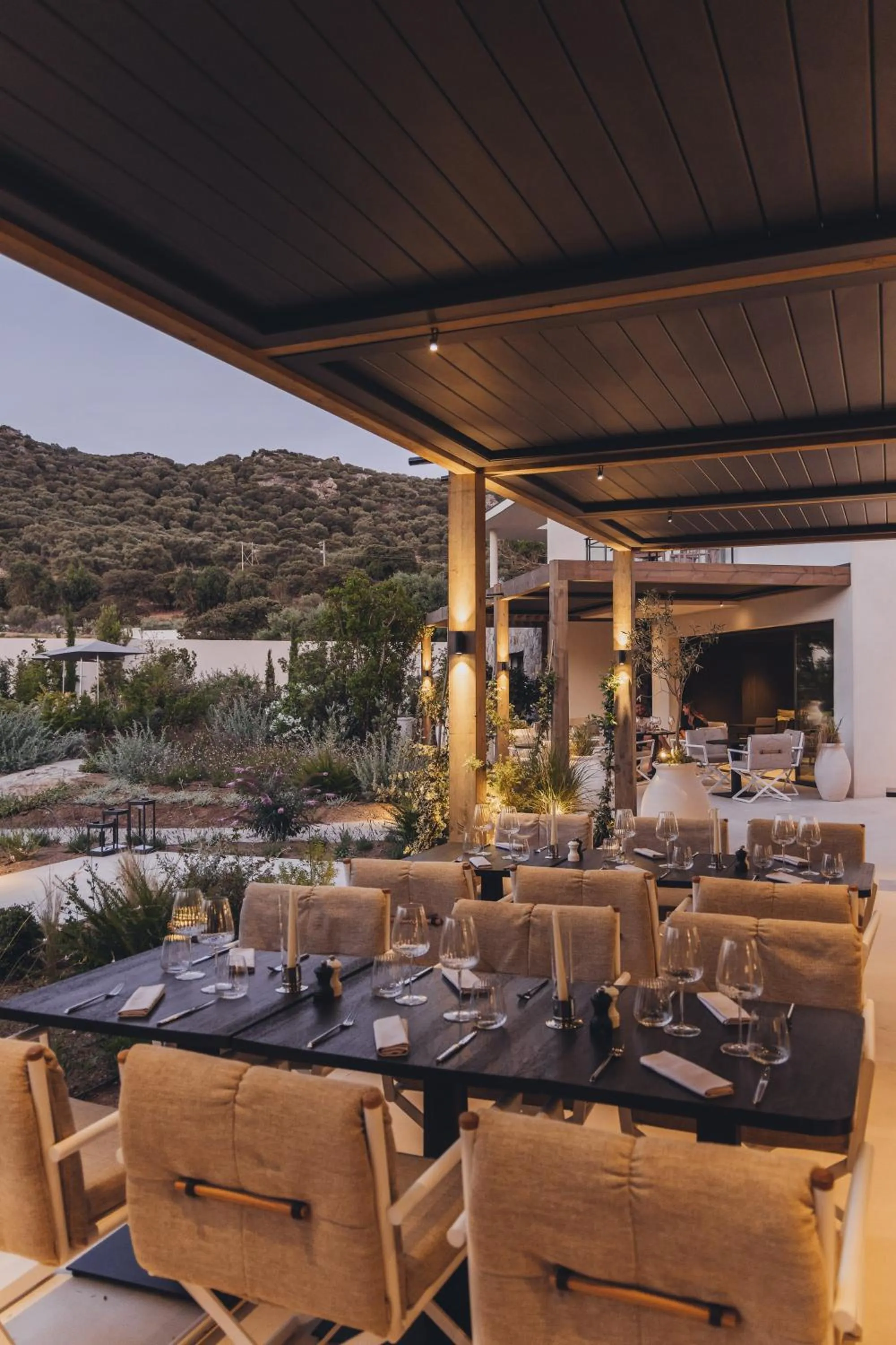 Restaurant/places to eat in Casa Paradisu