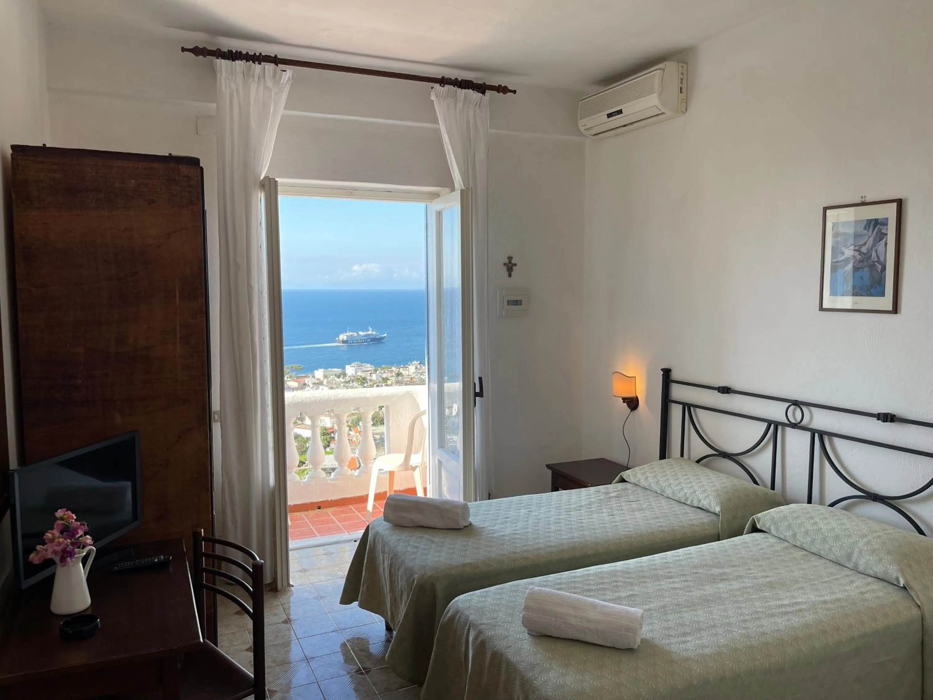 Bed in Hotel Residence - Parco Mare Monte